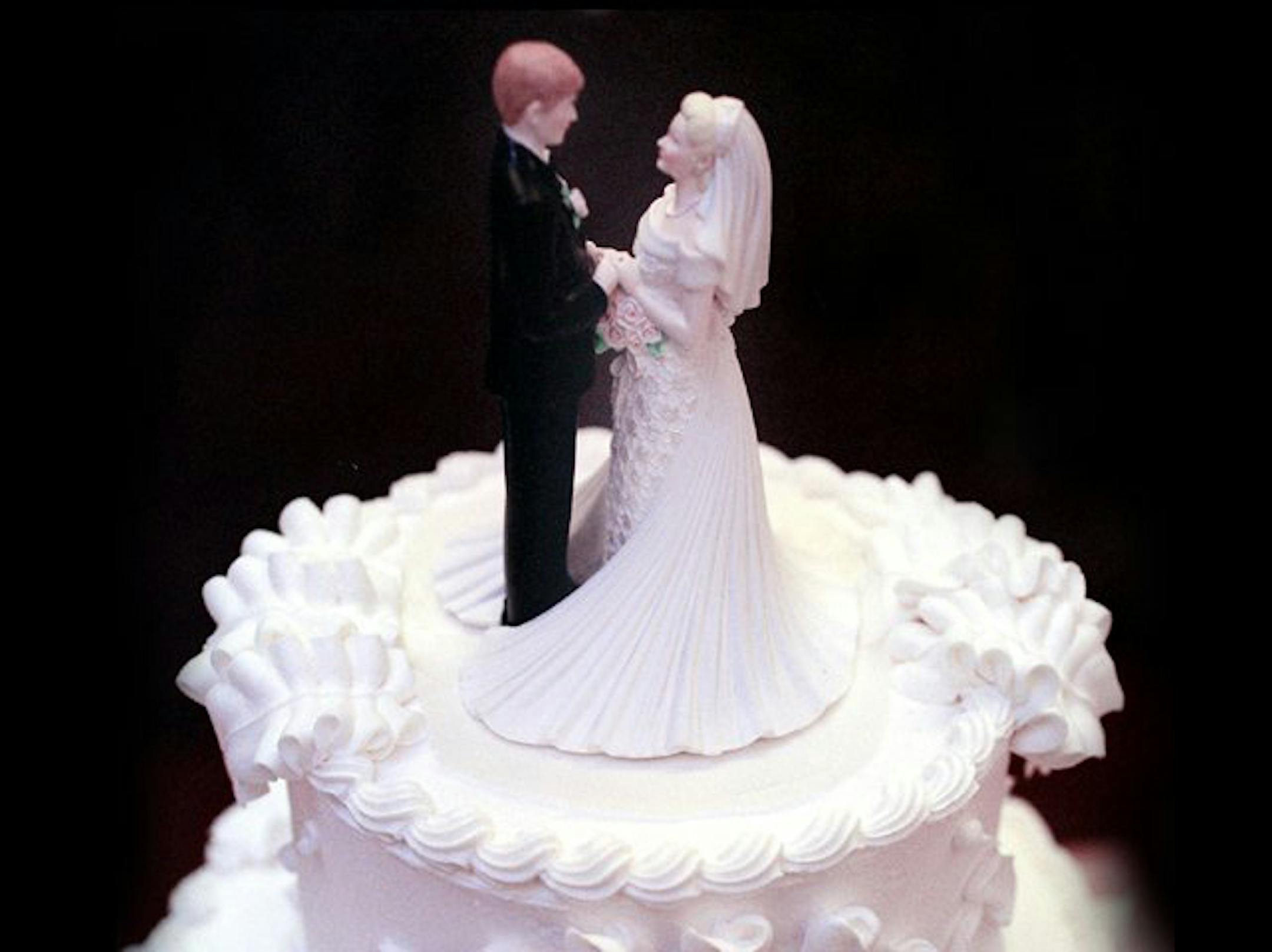 How to handle no “plus one” on the invitation? Piece of cake.