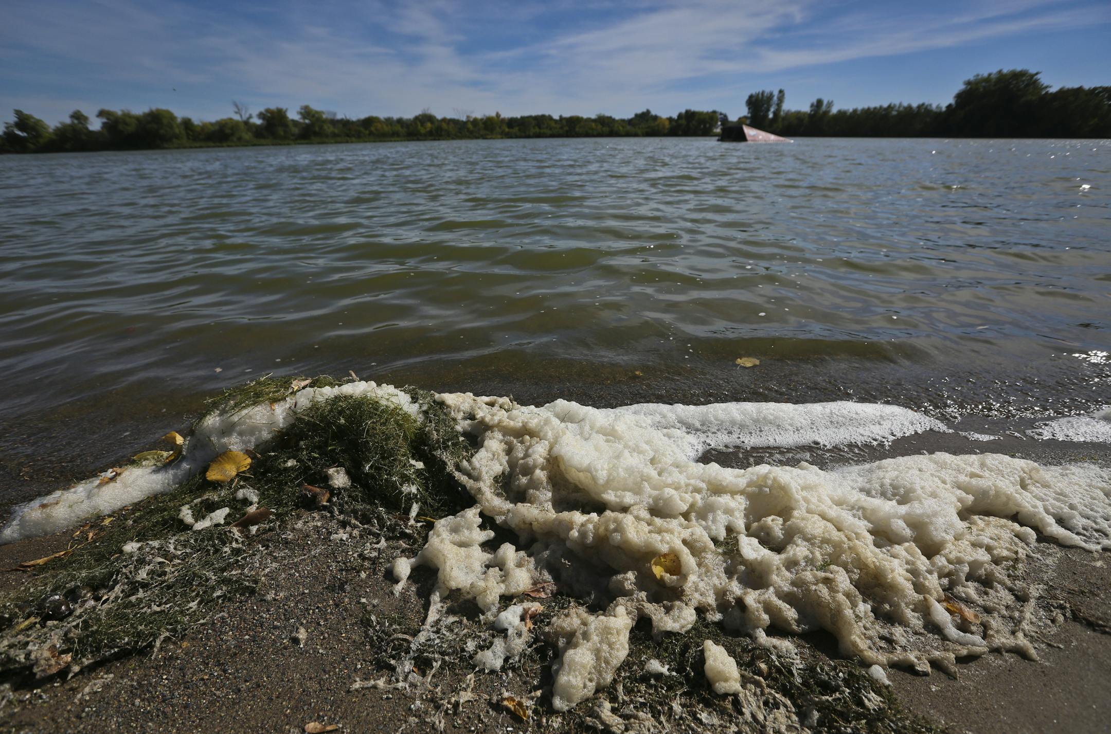 The shores of West Goose Lake on Monday, September 23, 2013, in White Bear Lake, Minn. ] (RENEE JONES SCHNEIDER ‚Ä¢ reneejones@startribune.com)