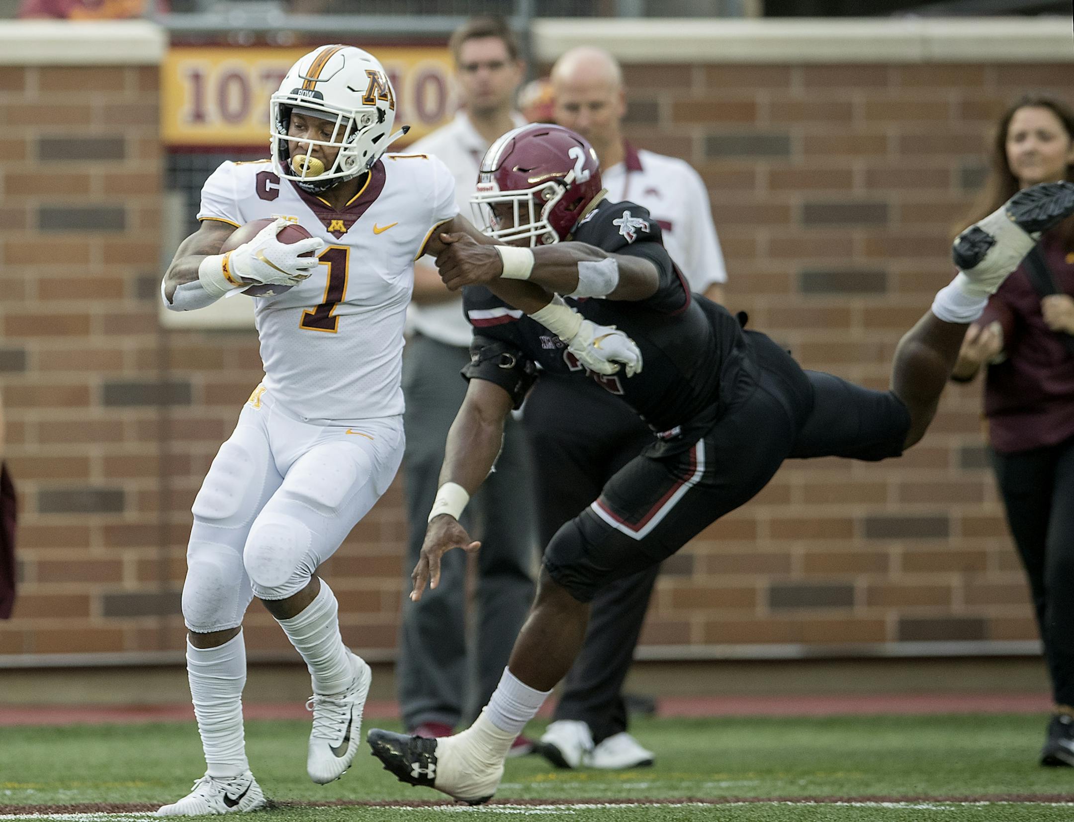Gophers running back Rodney Smith