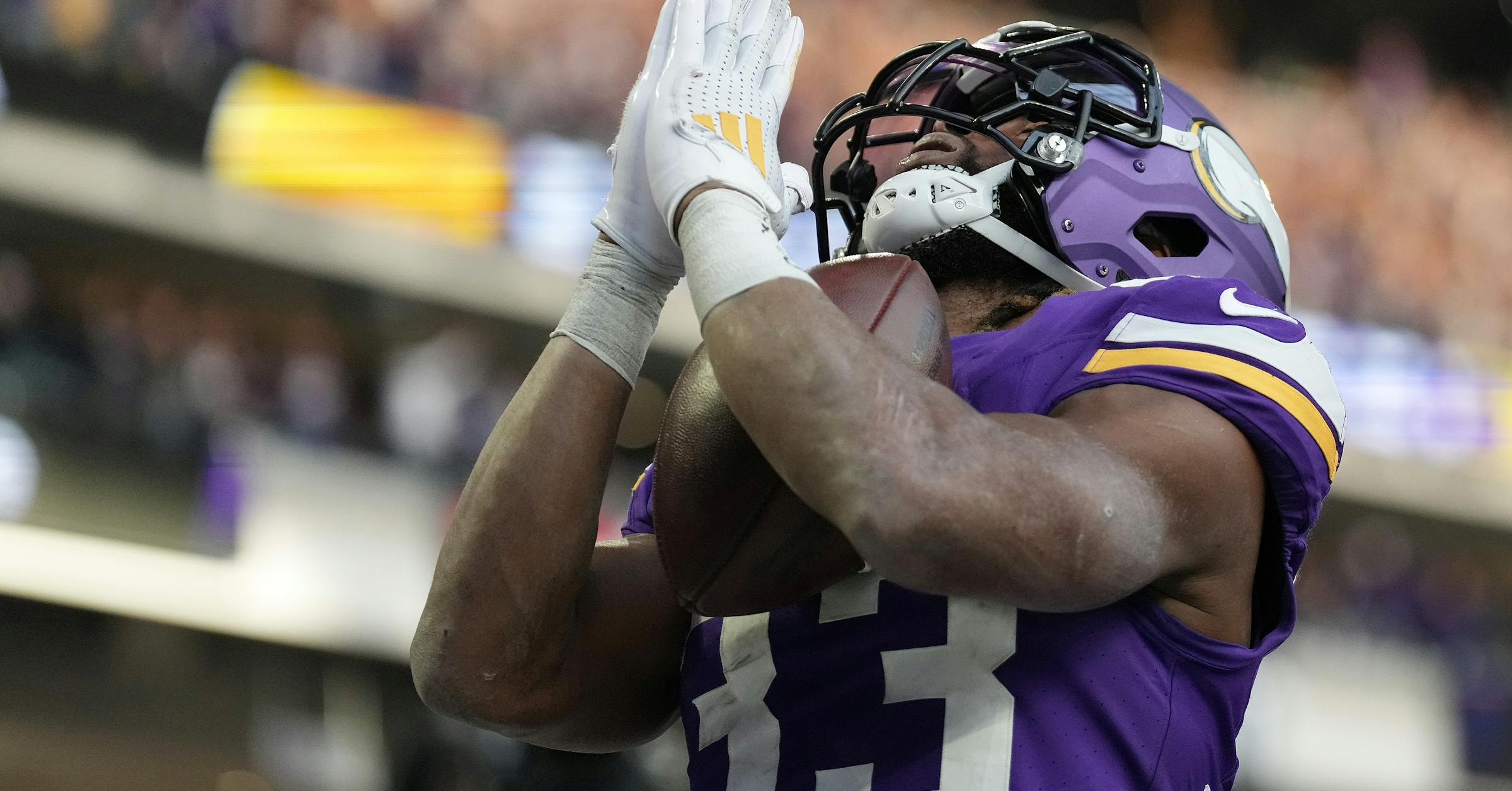 Running back Aaron Jones rewards the Vikings’ belief in him after a ‘roller coaster’ afternoon vs. the Cardinals Running back Aaron Jones rewards the Vikings’ belief in him after a ‘roller coaster’ afternoon vs. the Cardinals