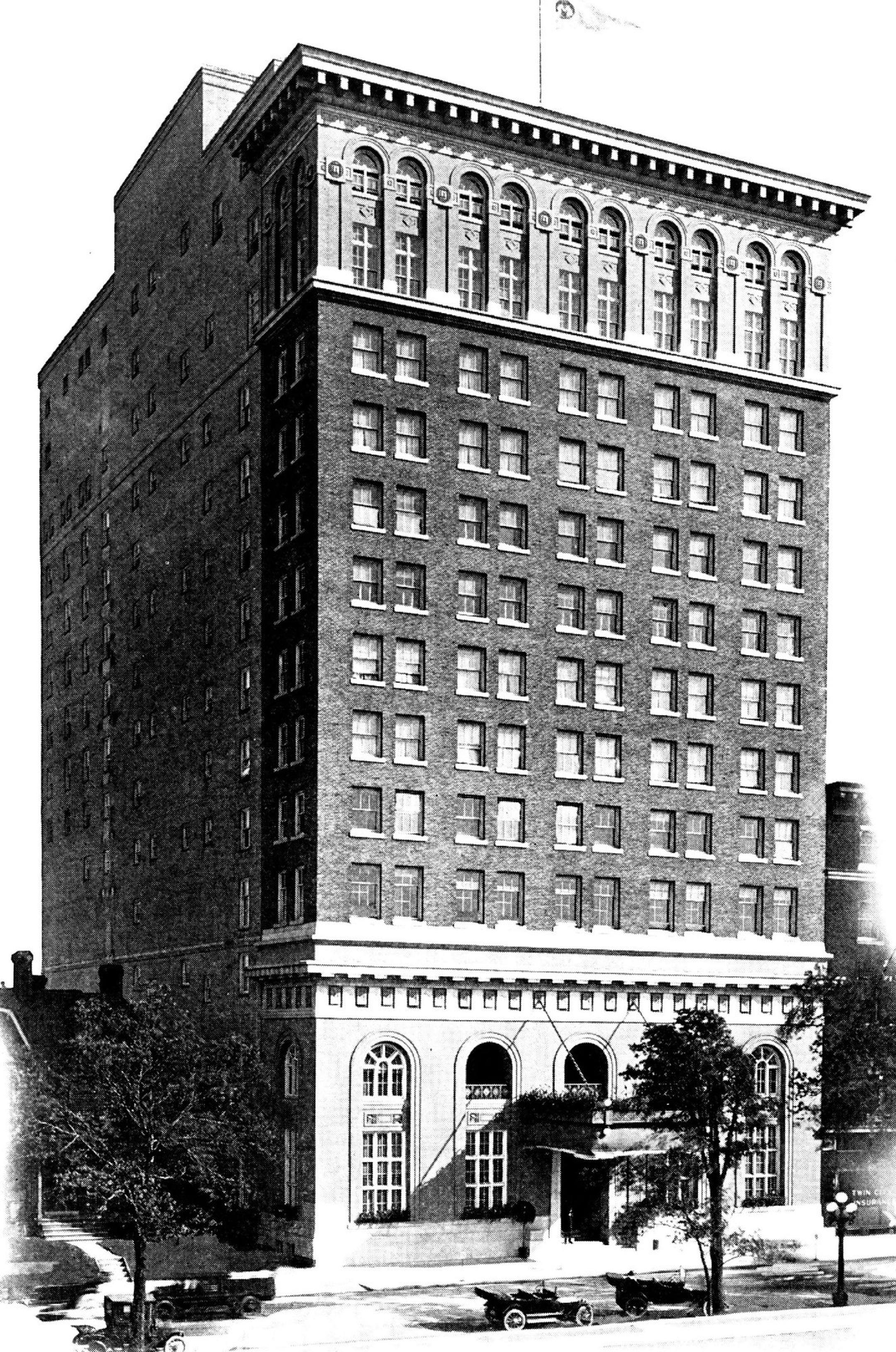 June 3, 1986 The Minneapolis Athletic Club building in 1915.