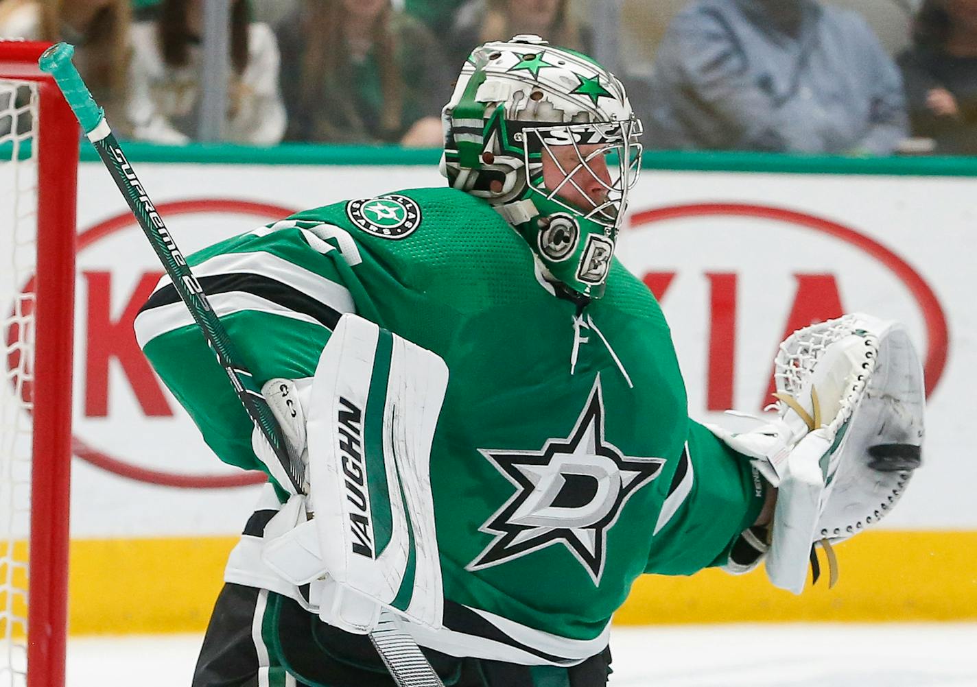 Dallas Stars goaltender Anton Khudobin makes a save against the Chicago Blackhawks on February 23, 2020, at American Airlines Center in Dallas. (Ryan Michalesko/Dallas Morning News/TNS)