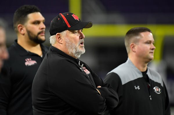Eden Prairie head coach Mike Grant watched his team in the fourth quarter against Lakeville North. ] Aaron Lavinsky ¥ aaron.lavinsky@startribune.com