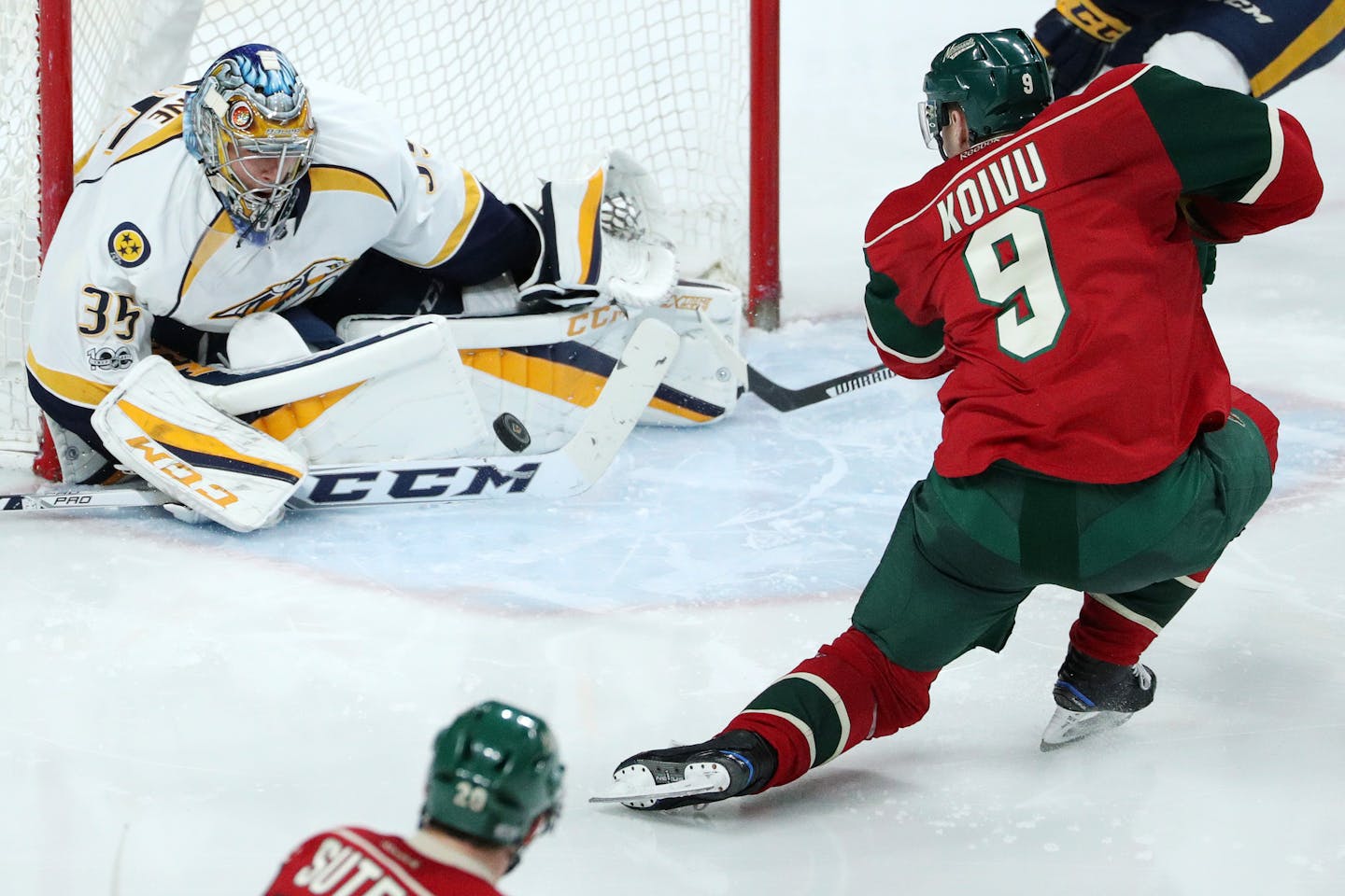 Minnesota Wild center Mikko Koivu (9) shoots the puck in past Nashville Predators goalie Pekka Rinne (35) to score during the third period. ] ANTHONY SOUFFLE • anthony.souffle@startribune.com