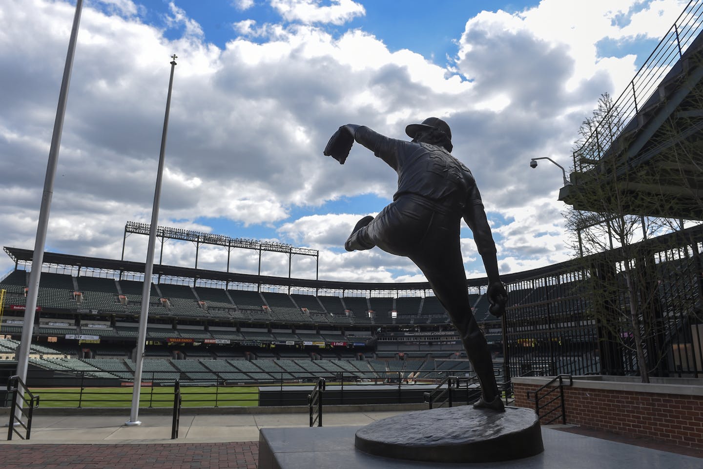 The statue of Hall of Fame pitcher Jim Palmer at Camden Yards in Baltimore. MUST CREDIT: Washington Post photo by Jonathan Newton.