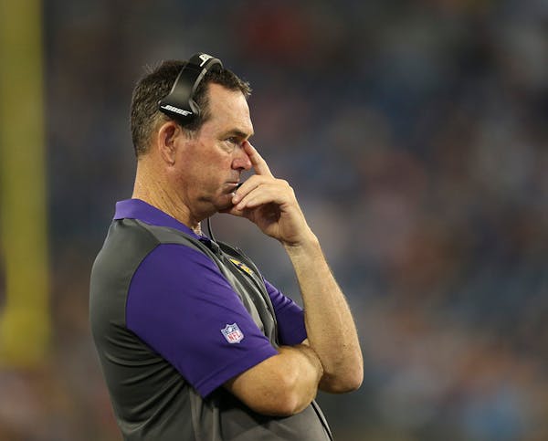 Vikings head coach Mike Zimmer watched as the Titans prepared to score in the fourth quarter Thursday night.