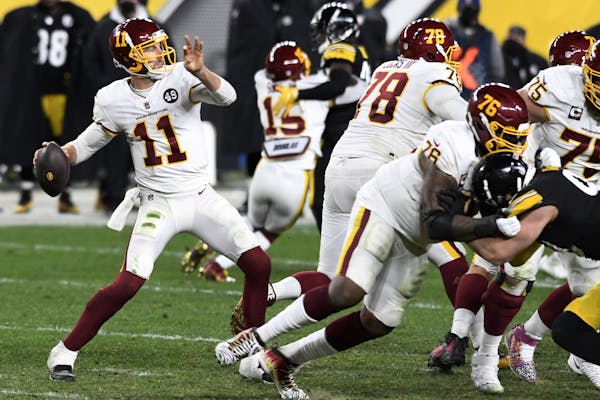 Quarterback Alex Smith and Washington handed the Steelers their first loss of the season on Monday.