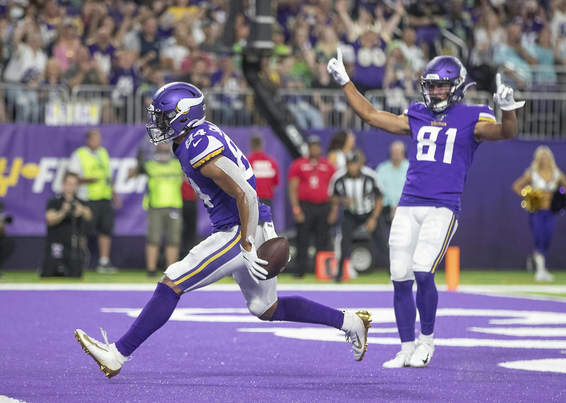 Vikings tight end Irv Smith ran into the end zone for a touchdown during the second quarter of the pre-season matchup between the Minnesota Vikings and the Seattle Seahawks at US Bank Stadium, Sunday, August 18, 2019 in Minneapolis, MN.
