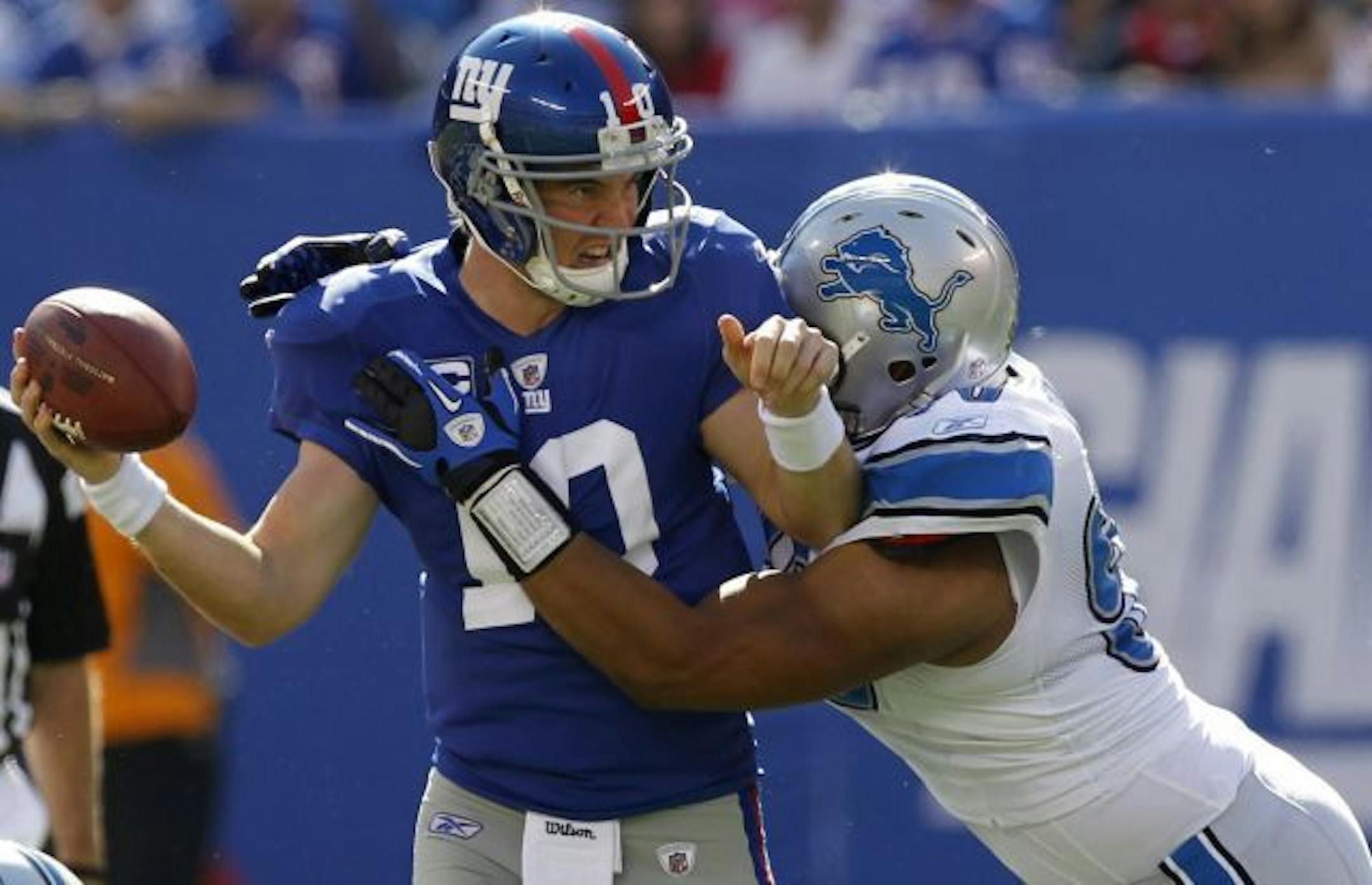 New York Giants quarterback Eli Manning (10)