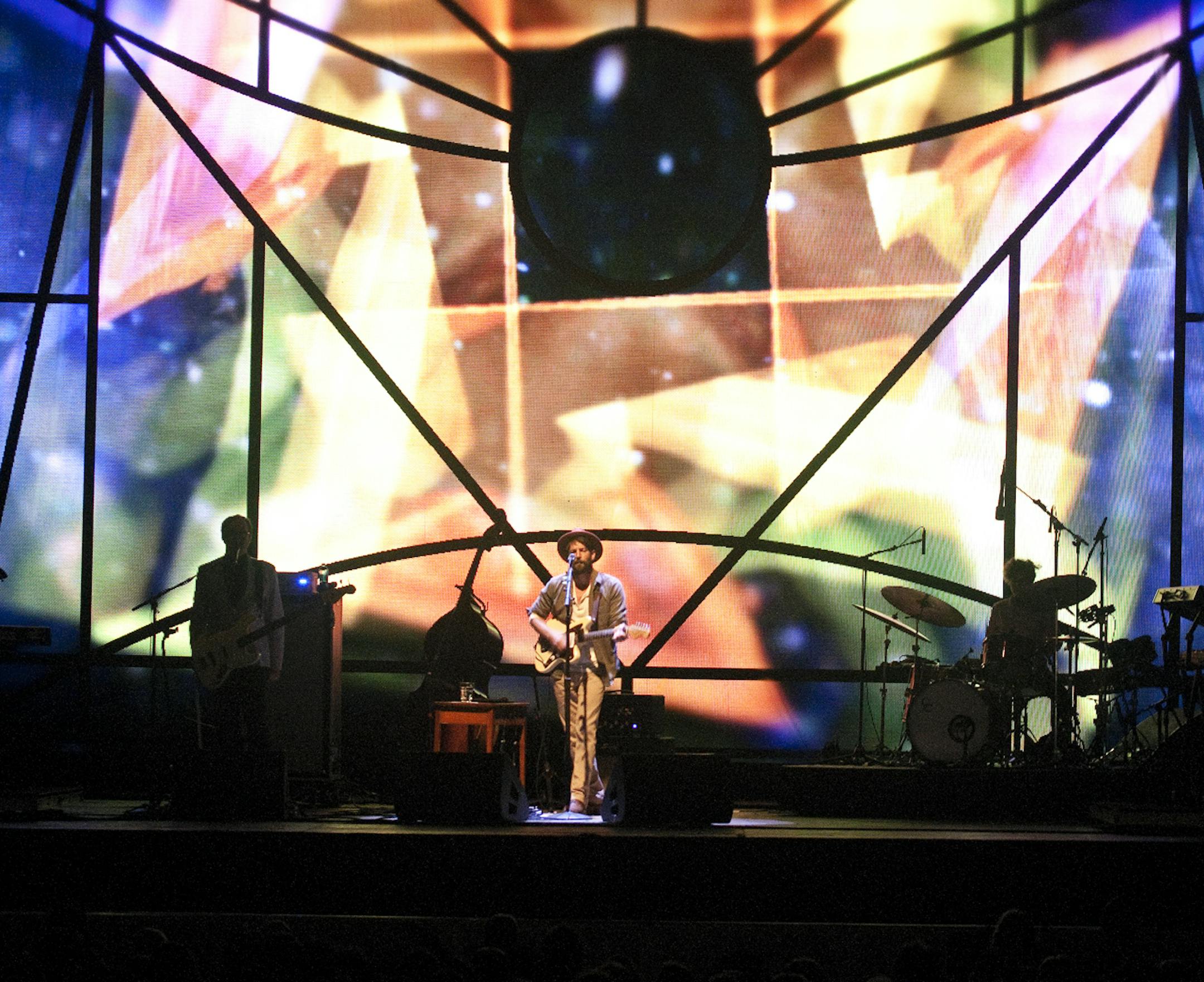 Ray LaMontagne, who played Summerfest in Milwaukee last week, went psychedelic in Minneapolis on Saturday.