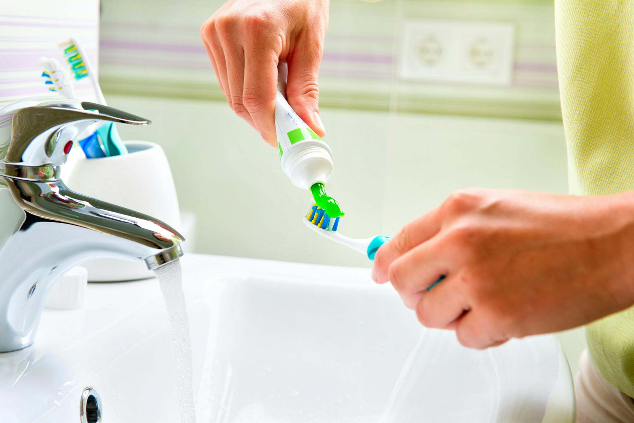 Getting your family to turn the water off while brushing their teeth twice a day can save 11,680 gallons and up to $75 a year. (Photo courtesy Fotolia/TNS) ORG XMIT: 1181061