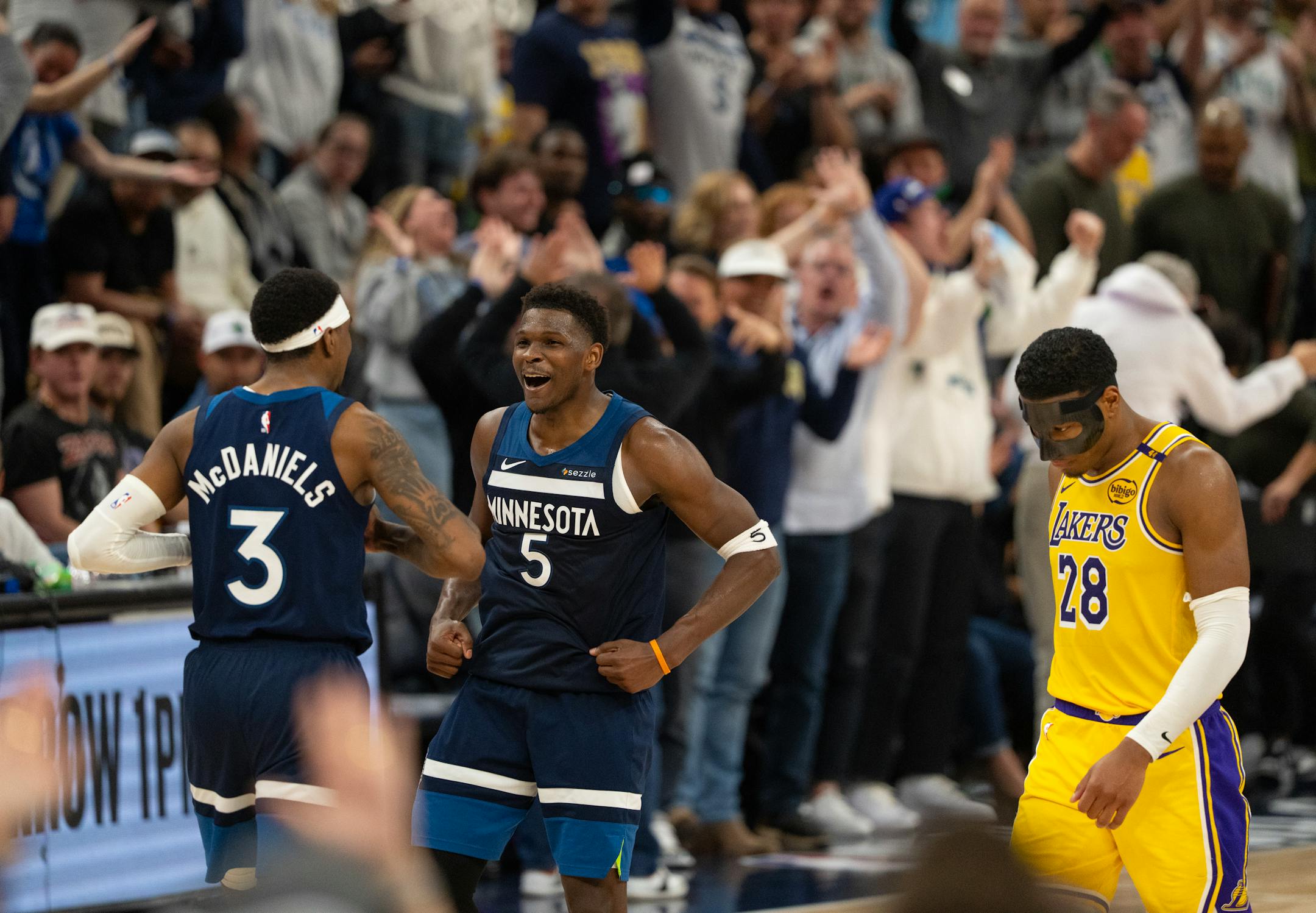 Minnesota Timberwolves turn back Los Angeles Lakers, take 2-1 lead in NBA playoff series
