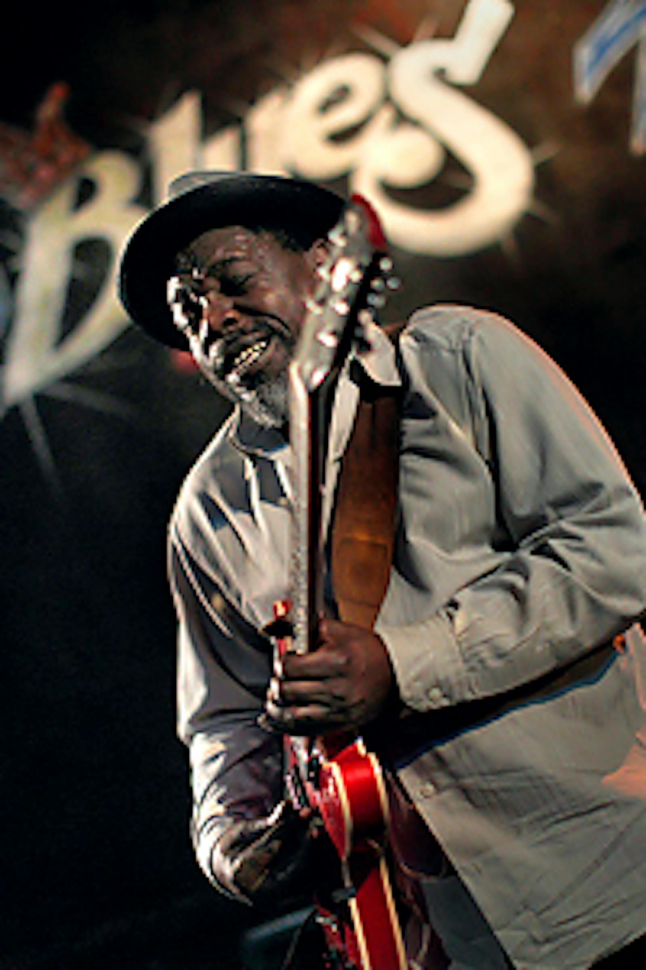 Chicago bluesman, Lurrie Bell, performed in the second floor "Blues Saloon" on Western Ave, St Paul