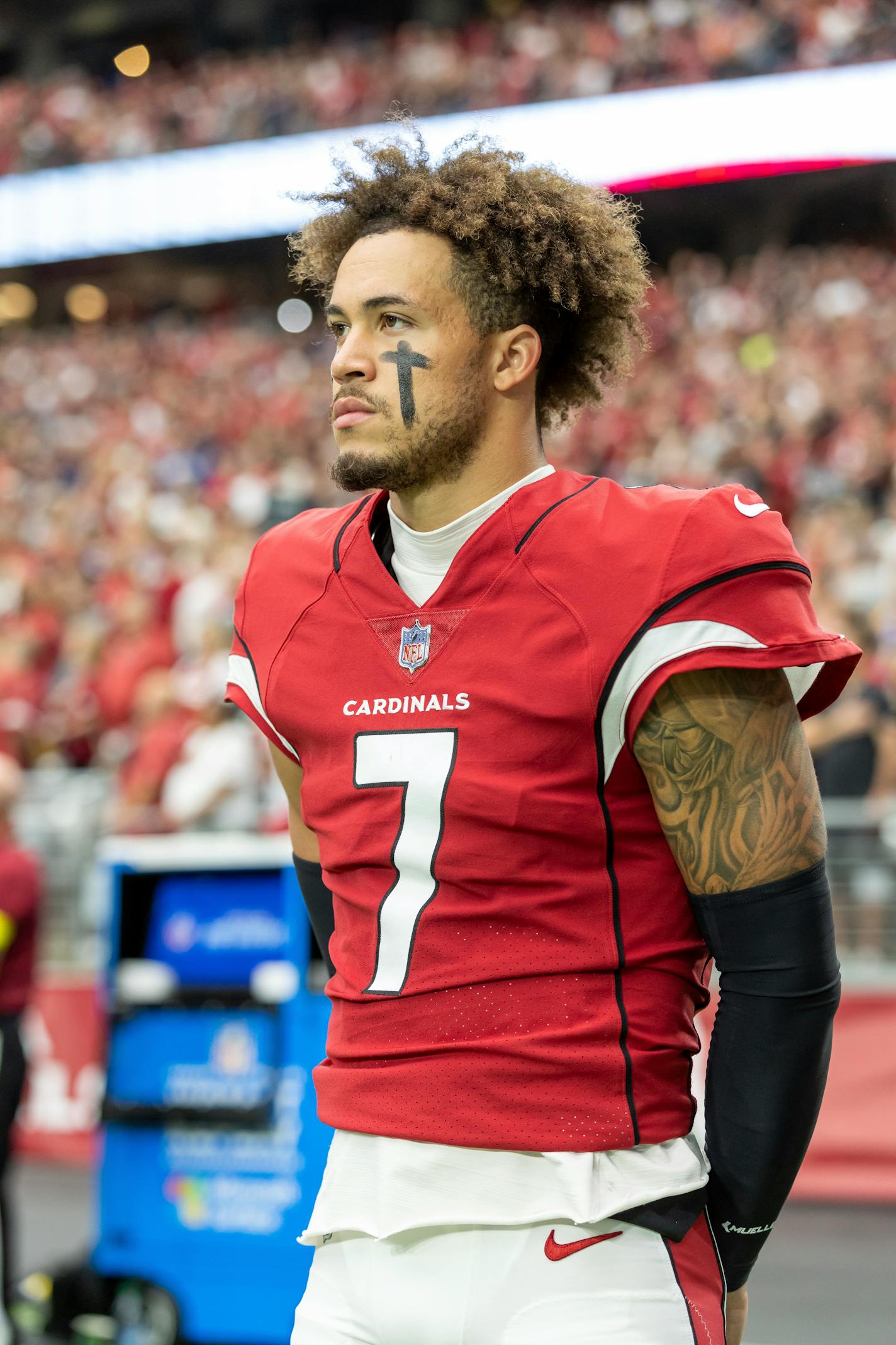 Cornerback (7) Byron Murphy, Jr. of the Arizona Cardinals stands for the National Anthem before playing against the Los Angeles Rams in an NFL football game, Sunday, Sept. 25, 2022, in Glendale, AZ. Rams won 20-12. (AP Photo/Jeff Lewis)