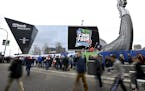 Fans flocked to US Bank Stadium for the Final Four Saturday. ] Aaron Lavinsky &#xa5; aaron.lavinsky@startribune.com Fans lined up outside US Bank Stad