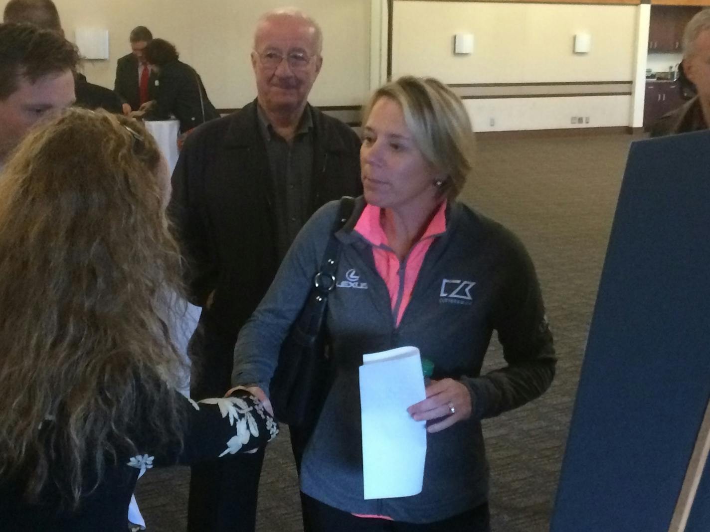 Golf legend Annika Sorenstam, right, greets Anne Smith, a Lake Elmo City Council member, at Tuesday's event.