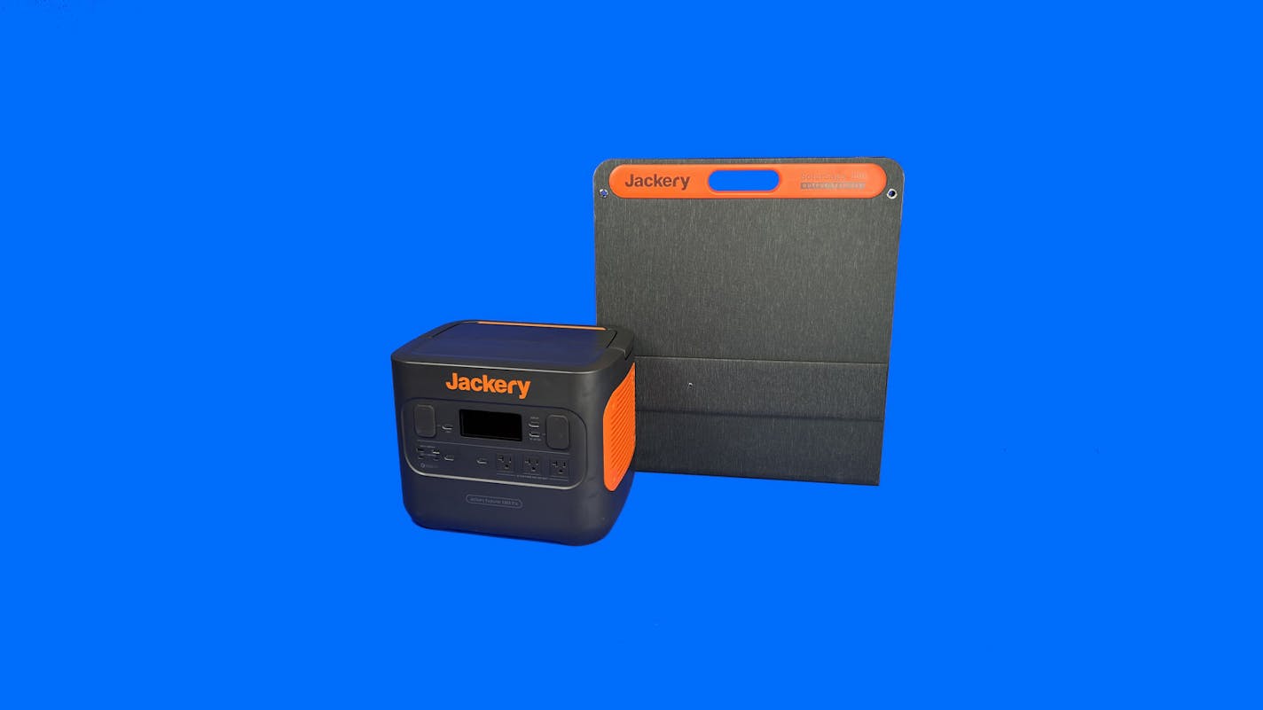 The Jackery Solar Generator 2000 Pro. (Steve Conaway/CNET/TNS)