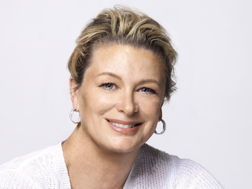 Kristin Hannah Photo by Kevin Lynch