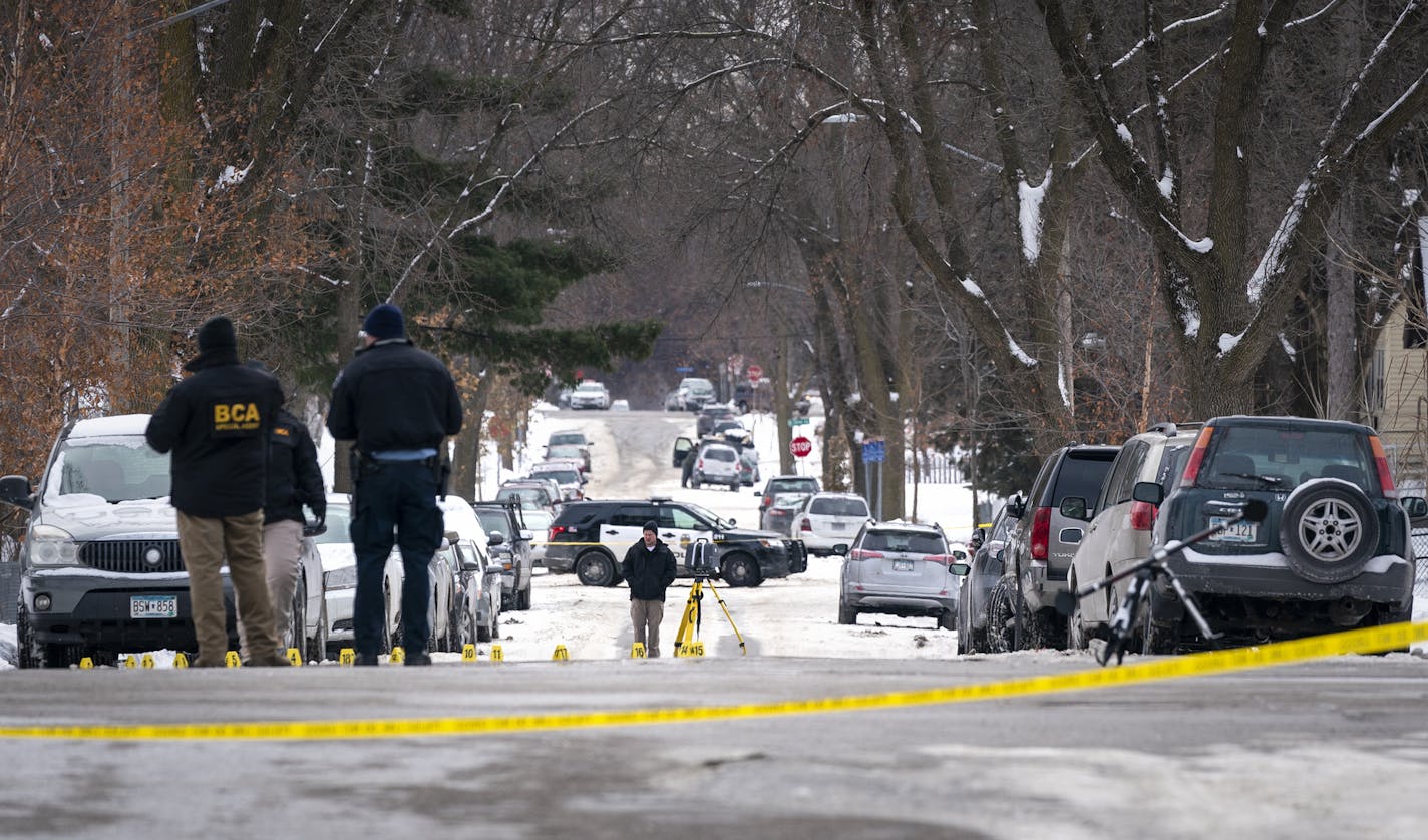 Investigators on the scene of a shooting where a man was shot and critically wounded by Minneapolis police responding to a domestic-related assault on the 3100 block of N. Thomas Avenue. ] LEILA NAVIDI &#x2022; leila.navidi@startribune.com BACKGROUND INFORMATION: A man was shot and critically wounded by Minneapolis police responding to a domestic-related assault on the 3100 block of N. Thomas Avenue in Minneapolis in the early morning on Sunday, December 15, 2019.