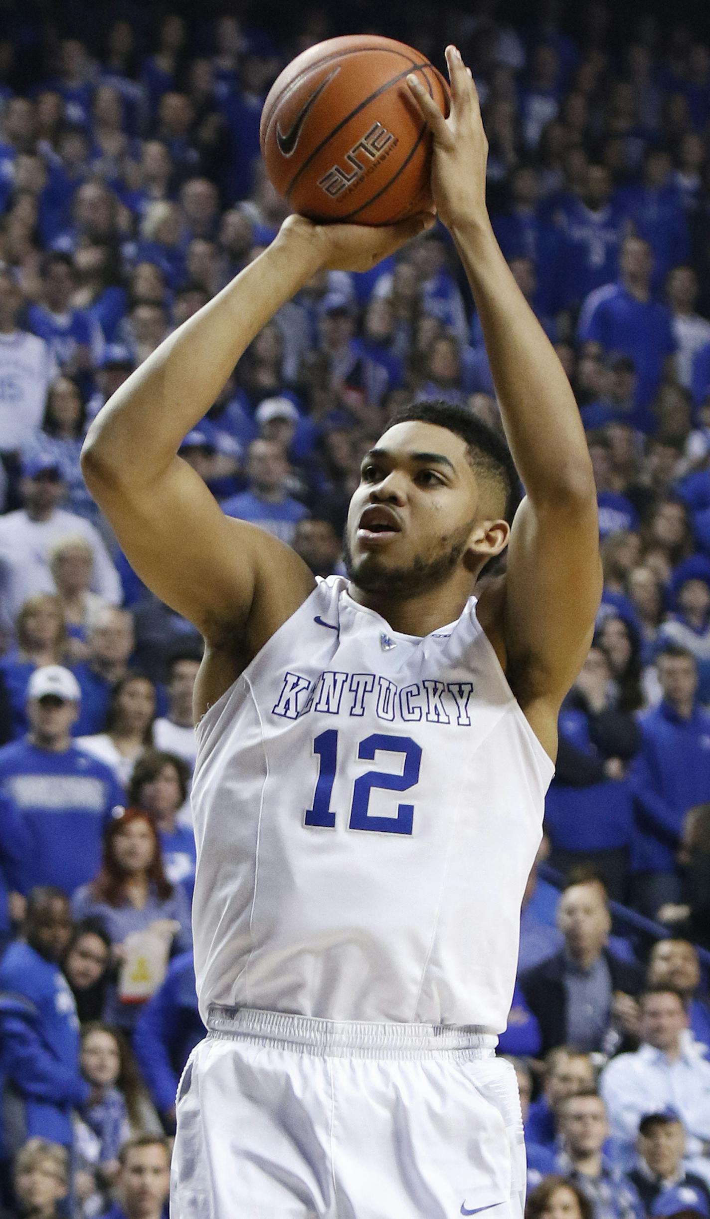 Kentucky's Karl-Anthony Towns shoots during an NCAA college basketball game against Florida, Saturday, March 7, 2015, in Lexington, Ky. Kentucky won 67-50. (AP Photo/James Crisp) ORG XMIT: OTKJC101 ORG XMIT: MIN1503151555364170