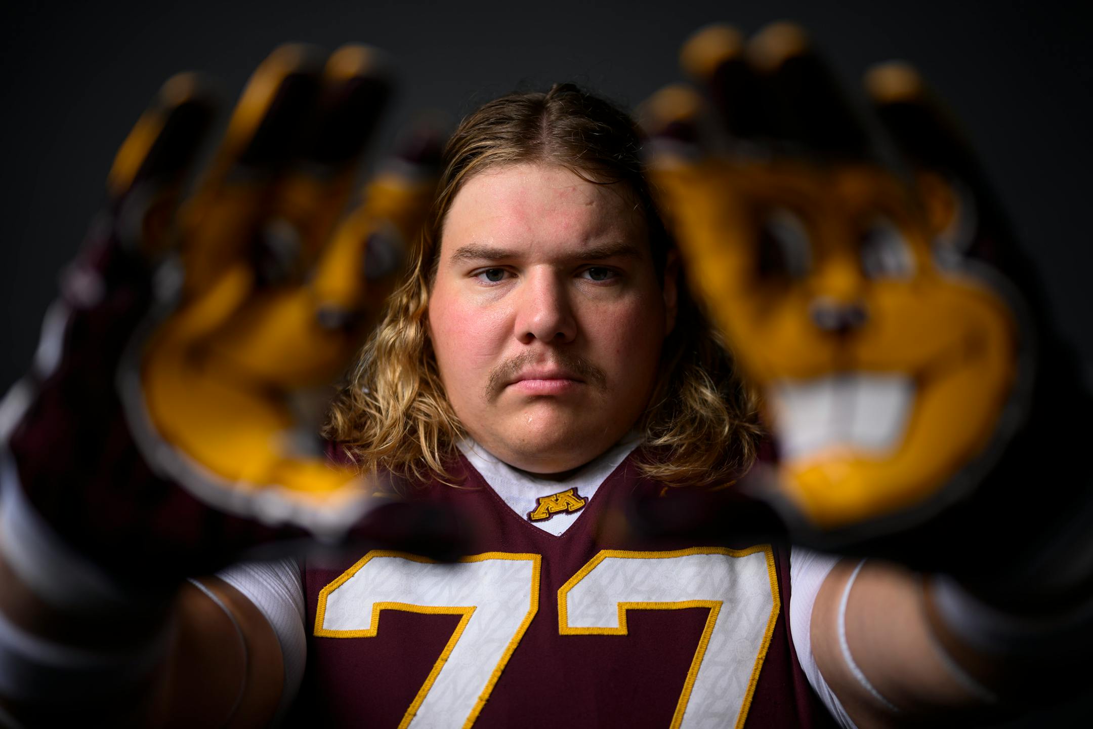 Minnesota Golden Gophers offensive lineman Blaise Andries (77).