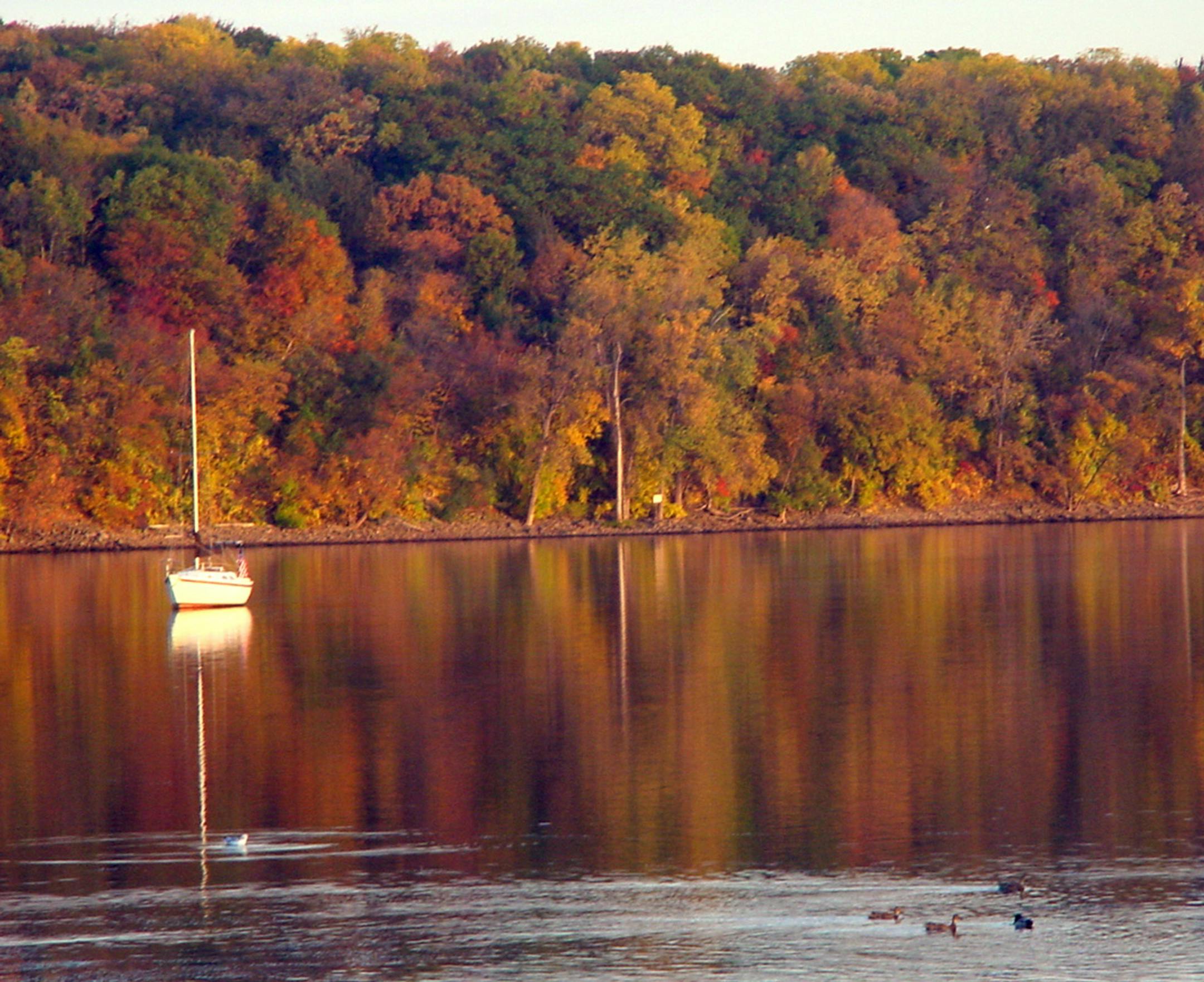 Point Douglas Regional Trail:‚Ää When the trails are complete, cyclists will be able to view fall colors from the new Hastings Bridge to Point Douglas Park.
