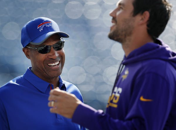 Leslie Frazier's latest NFL stop is in Buffalo, where he was hired as defensive coordinator by first-year head coach Sean McDermott. After four games,