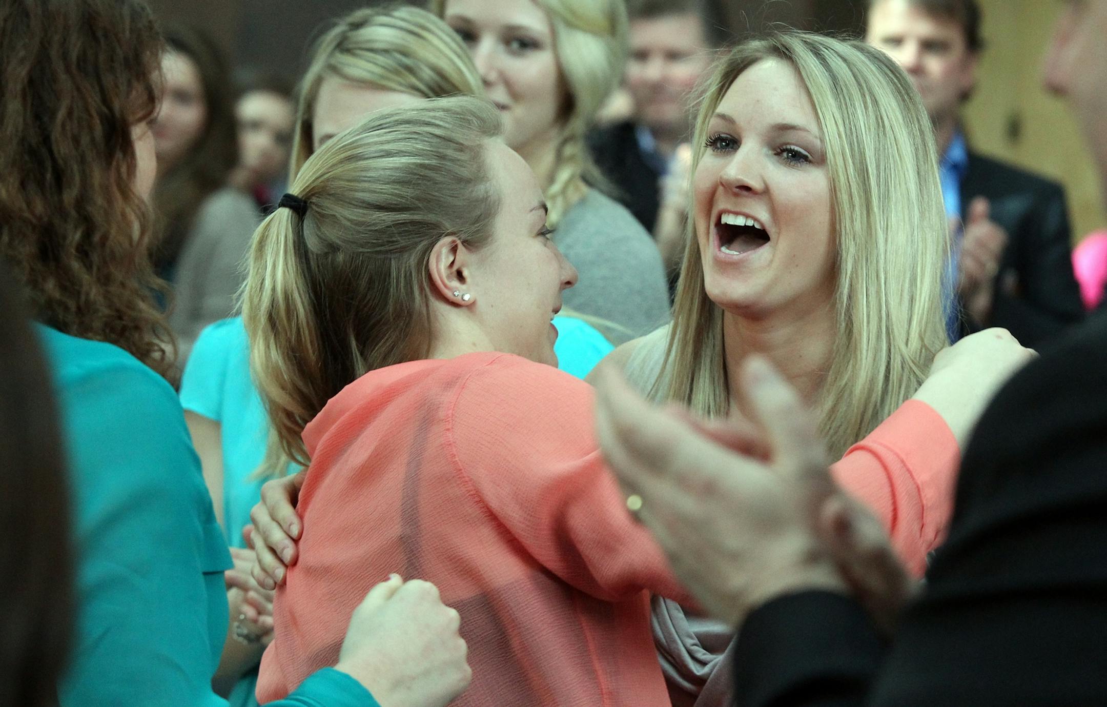 Gophers Womens hockey player Amanda Kessel was awarded the 2013 Patty Kazmaier Memorial Award as the outstanding womens college hockey player of the past season
