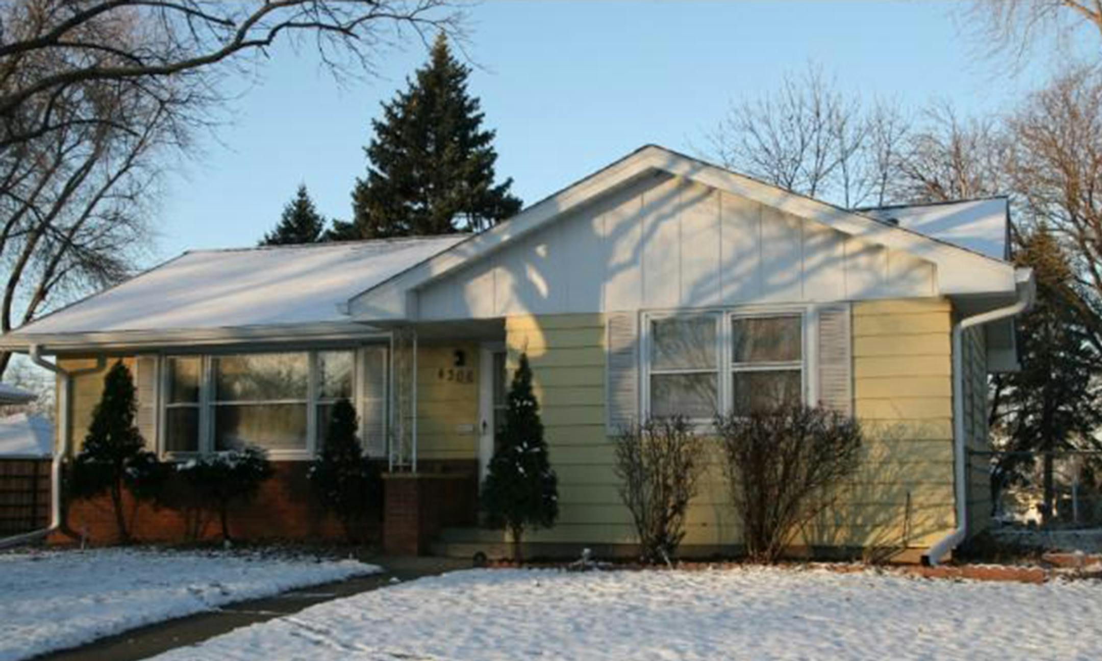 ... Columbia Heights
Built in 1956, this three-bedroom, one-bath house has 1,555 finished square feet and features a newer roof and central air conditioning, three bedrooms on one level, hardwood floors and natural woodwork, eat-in kitchen, full finished basement, patio and two-car detached garage. Listed by Douglas Lees, Re/Max Advantage Plus, 952-470-7603.