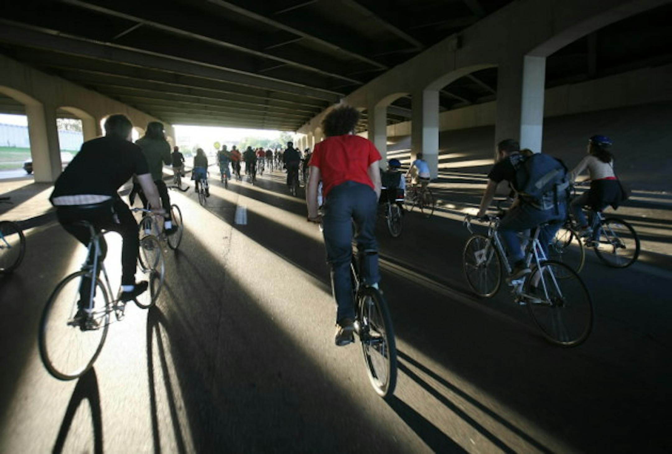 Bikers took over Franklin Avenue at Hiawatha during a 2007 Critical Mass ride. Staff photo by Jeff Wheeler