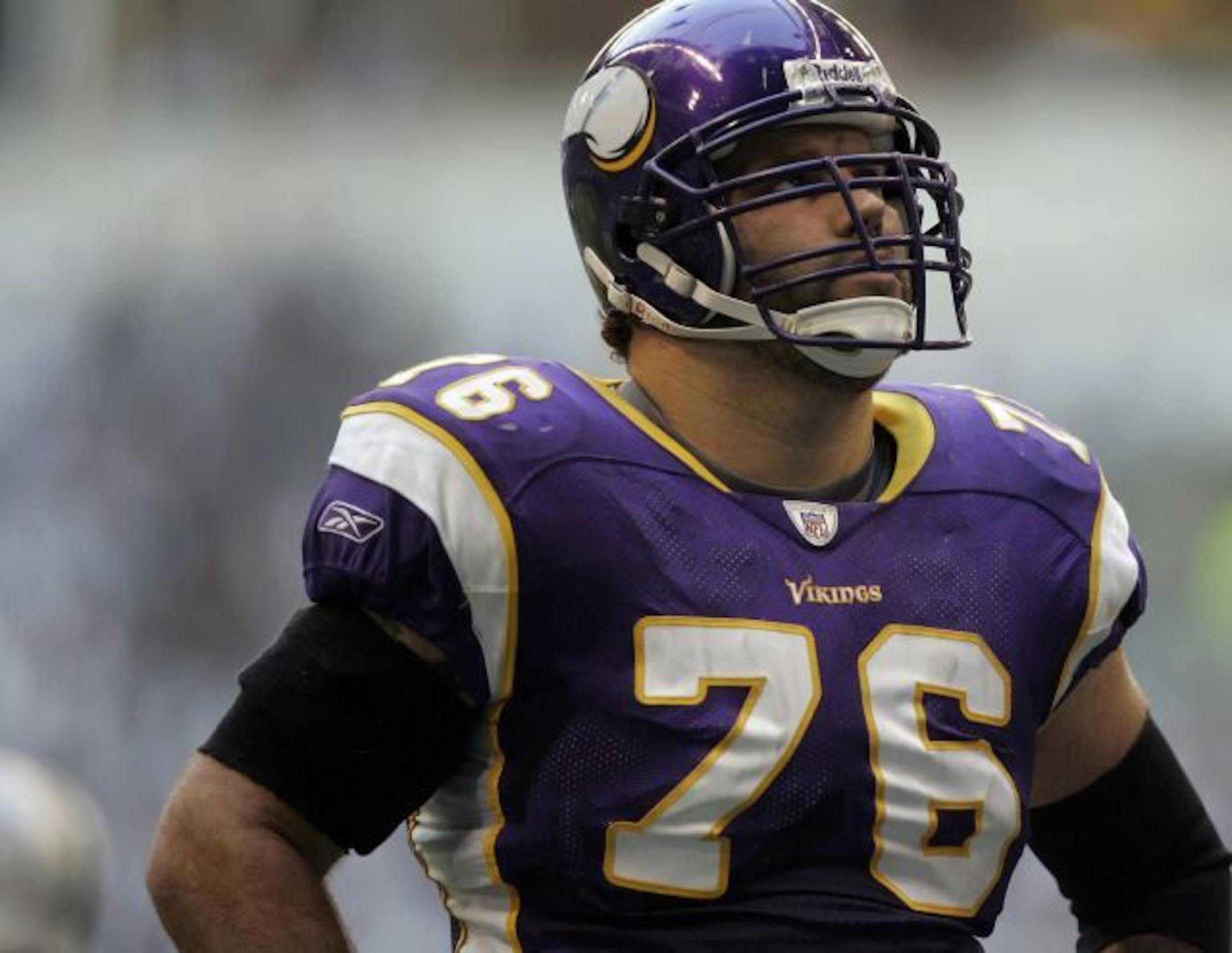 vikings offensive lineman Steve Hutchinson