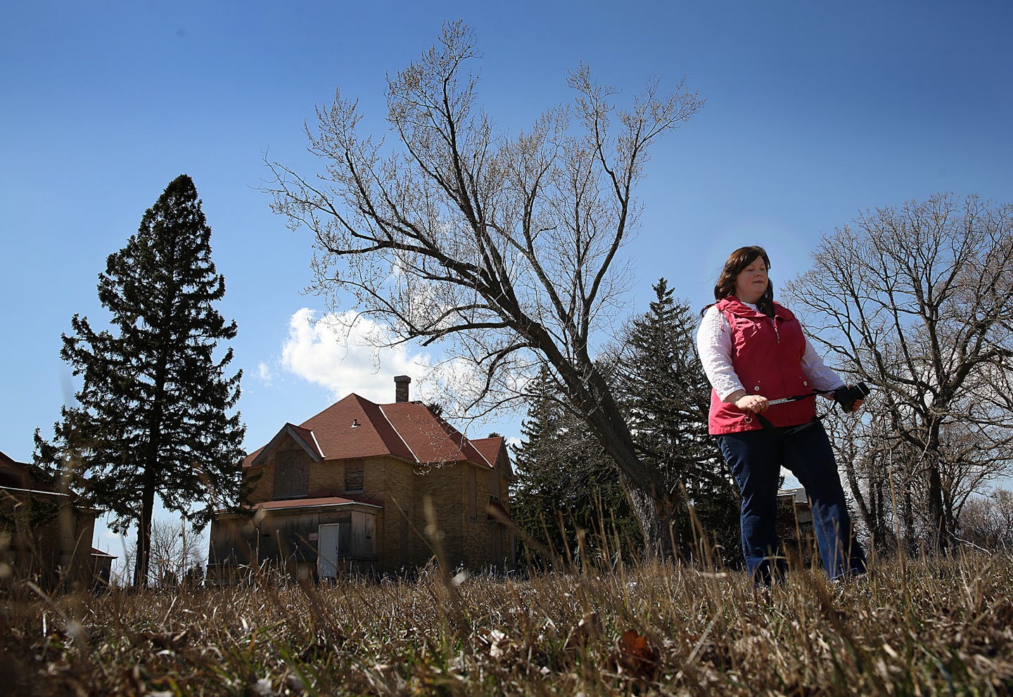 Carrie Hatler explored the grounds of Fort Snelling, including an old headquarters building, barracks and officer housing (pictured). ] JIM GEHRZ &#x201a;&#xc4;&#xa2; jgehrz@startribune.com / Bloomington, MN / April 11, 2014 / 2:00 PM BACKGROUND INFORMATION: Carrie Hatler is fascinated by Minnesota people who are gone but not forgotten, and places that are not gone but are forgotten. So much so that she has a blog, Forgotten Minnesota, where she visits places like Fort Snelling&#x201a;&#xc4;&#xf