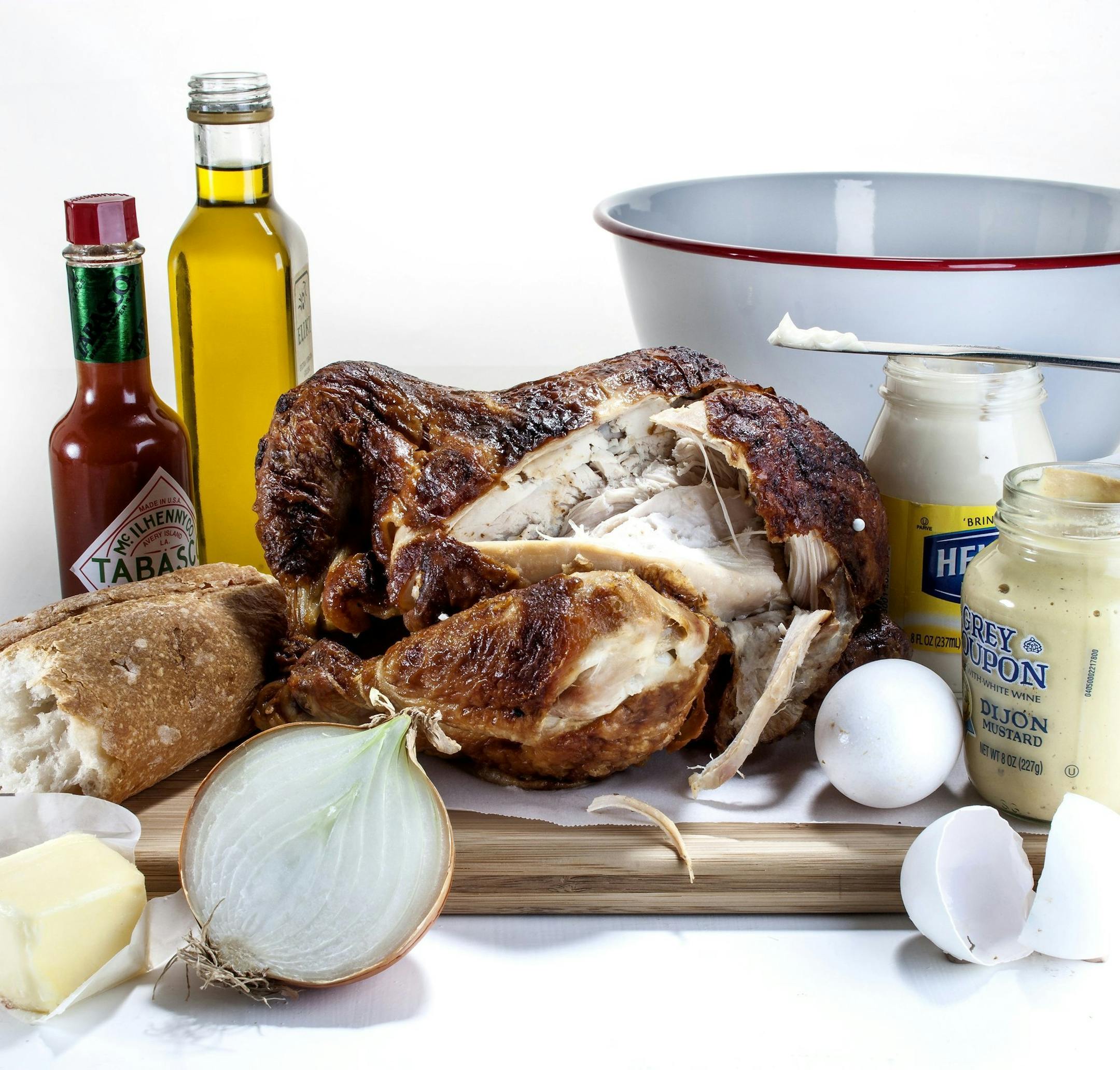 For many of us, the contents of our refrigerator, a few eggs, some leftover rotisserie chicken and bottled condiments, are not always inspiring. In the hands of culinary pros, though, they become intriguing dishes, ranging from soups to pastas. (Bill Hogan/Chicago Tribune/MCT) ORG XMIT: 1144777