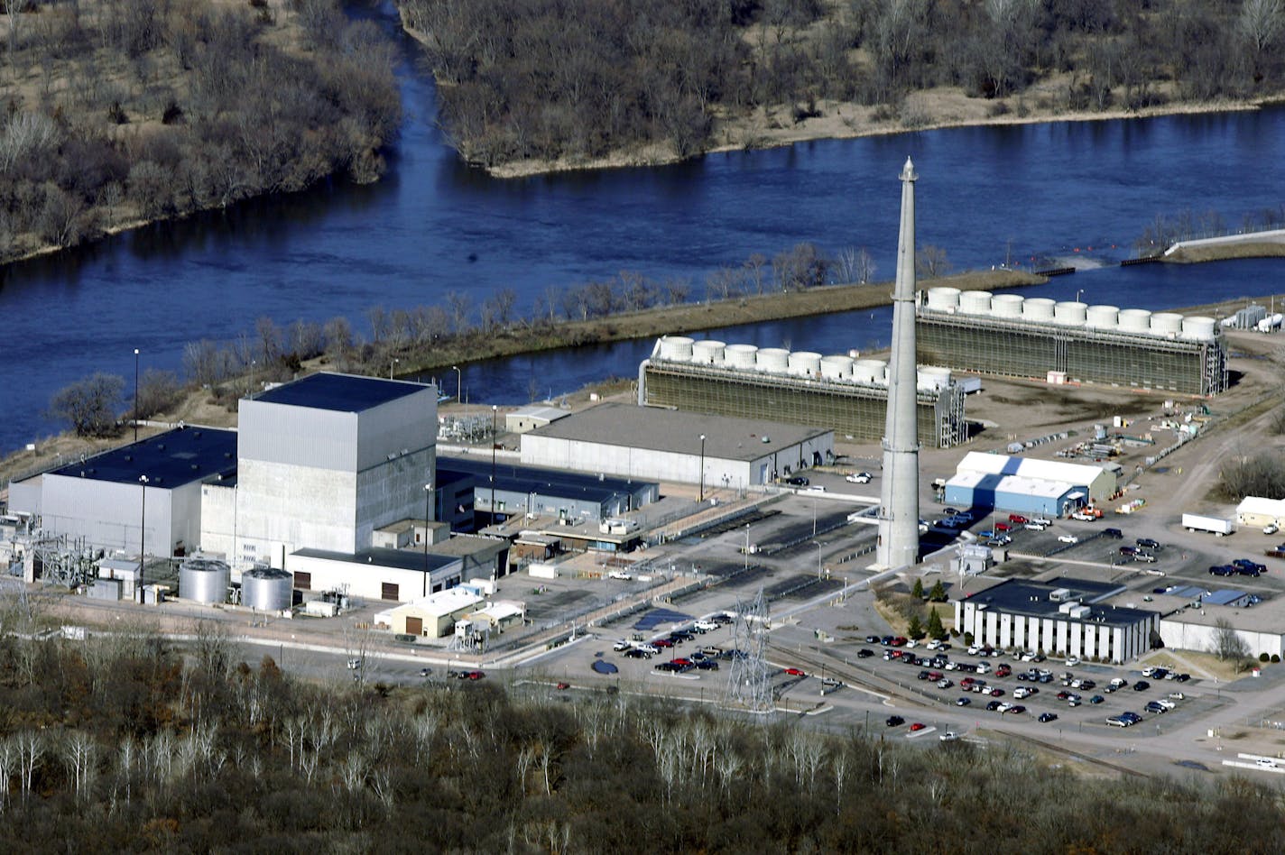 ** ADVANCE FOR WEEKEND EDITIONS MARCH 26-27** FILE - In this April 3, 2006 file photo, Xcel's nuclear power plant at Monticello, Minn., is shown. Although the Minnesota House and Senate voted to lift a construction moratorium on new nuclear plants in Minnesota, Gov. Mark Dayton has asked for several changes before he'd sign the bill. (AP Photo/Jim Mone,file) ORG XMIT: MIN2013061117391171 ORG XMIT: MIN1306111742255774