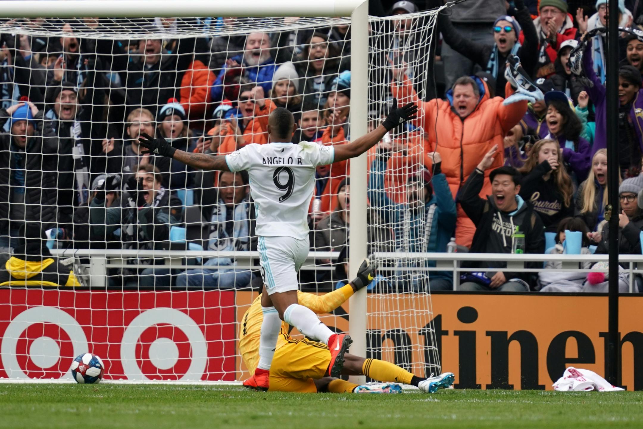 Minnesota United forward Angelo Rodriguez (9) reacted as New York City goalkeeper Sean Johnson (1) scored an own goal in the first half.