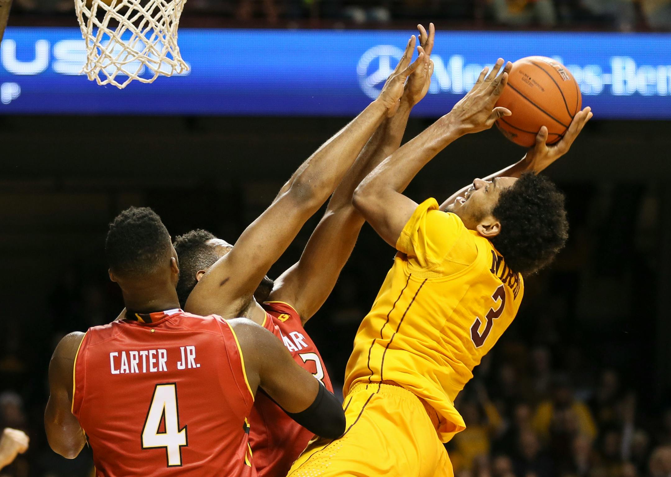 Gophers forward Jordan Murphy