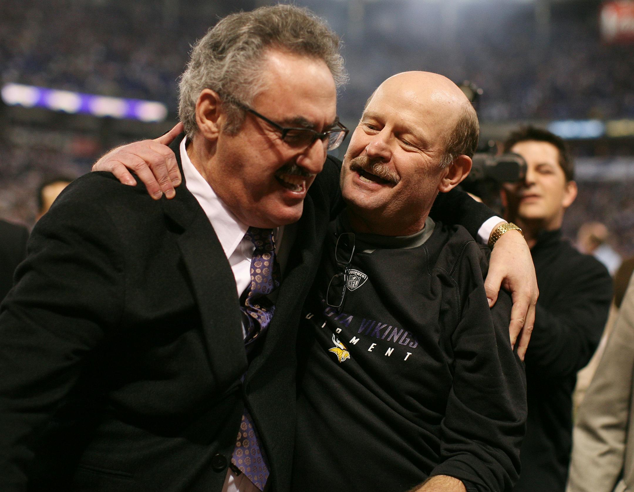 JERRY HOLT ïjgholt@startribune.com 12/28/2008 Giants @Vikings-----] A happy Vikings owner Ziggy Wilf and head coach Brad Childress walked off the field after the Vikings beat the Giants 20-19 to win the NFC north title.