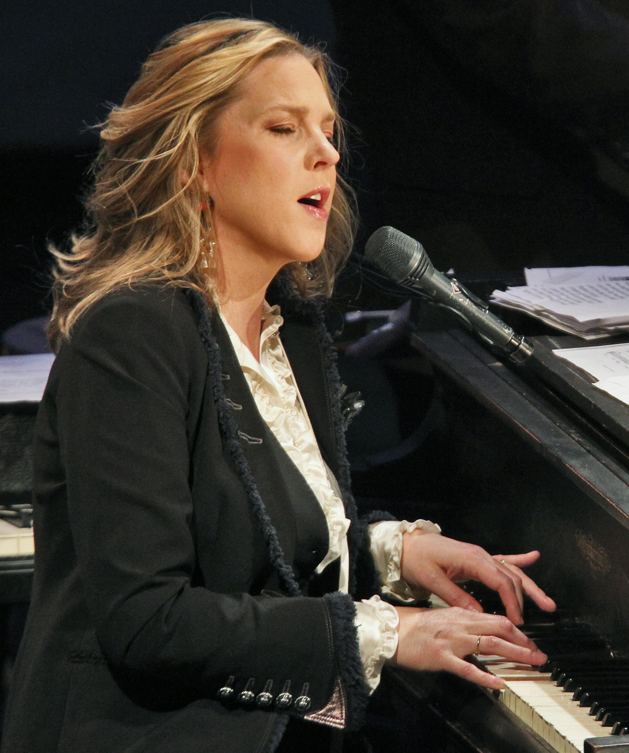 Jazz pianist Diana Krall in concert at State Theatre. (MARLIN LEVISON/STARTRIBUNE(mlevison@startribune.com (cq )