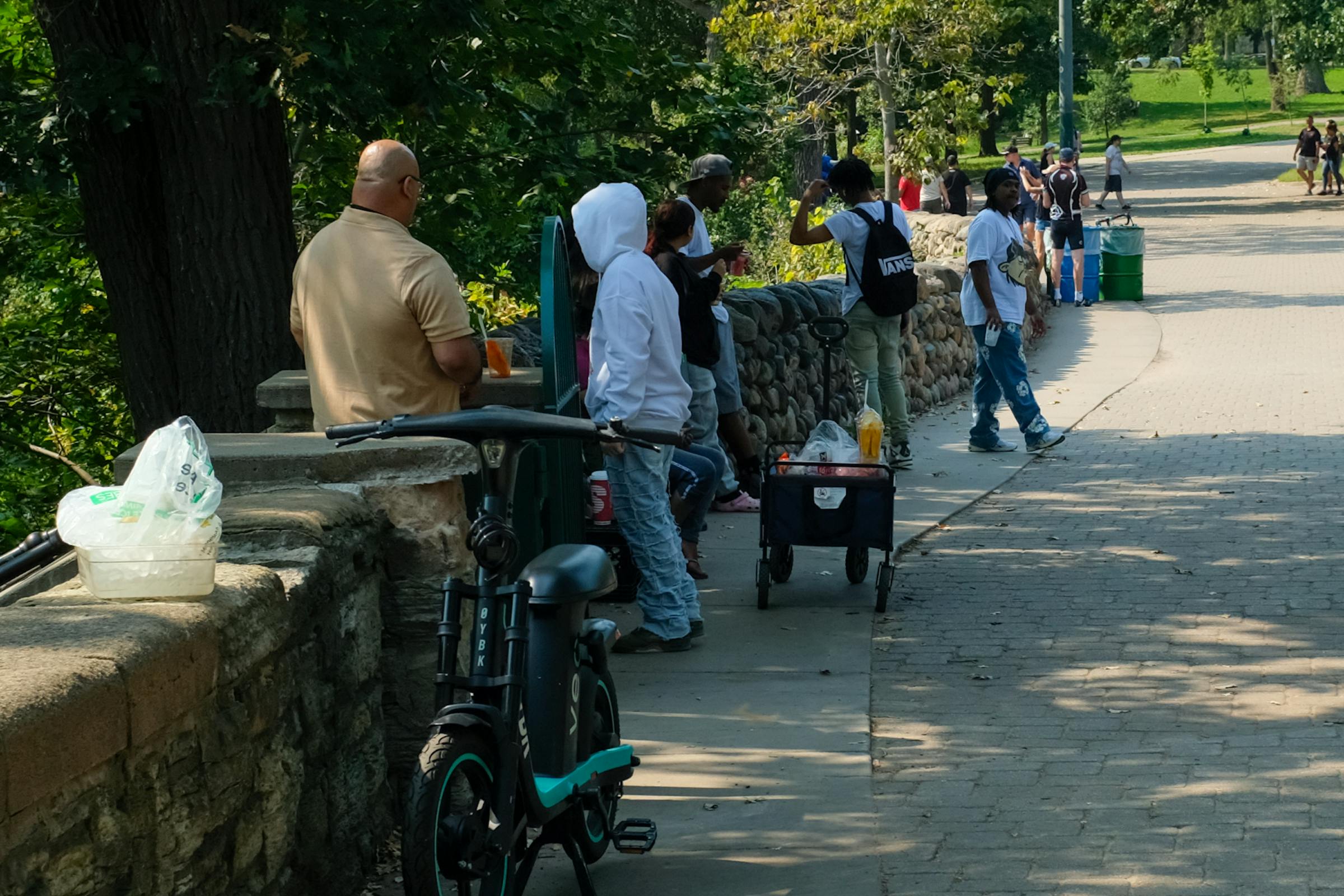 Minneapolis officials weigh new permit system for unlicensed fruit vendors