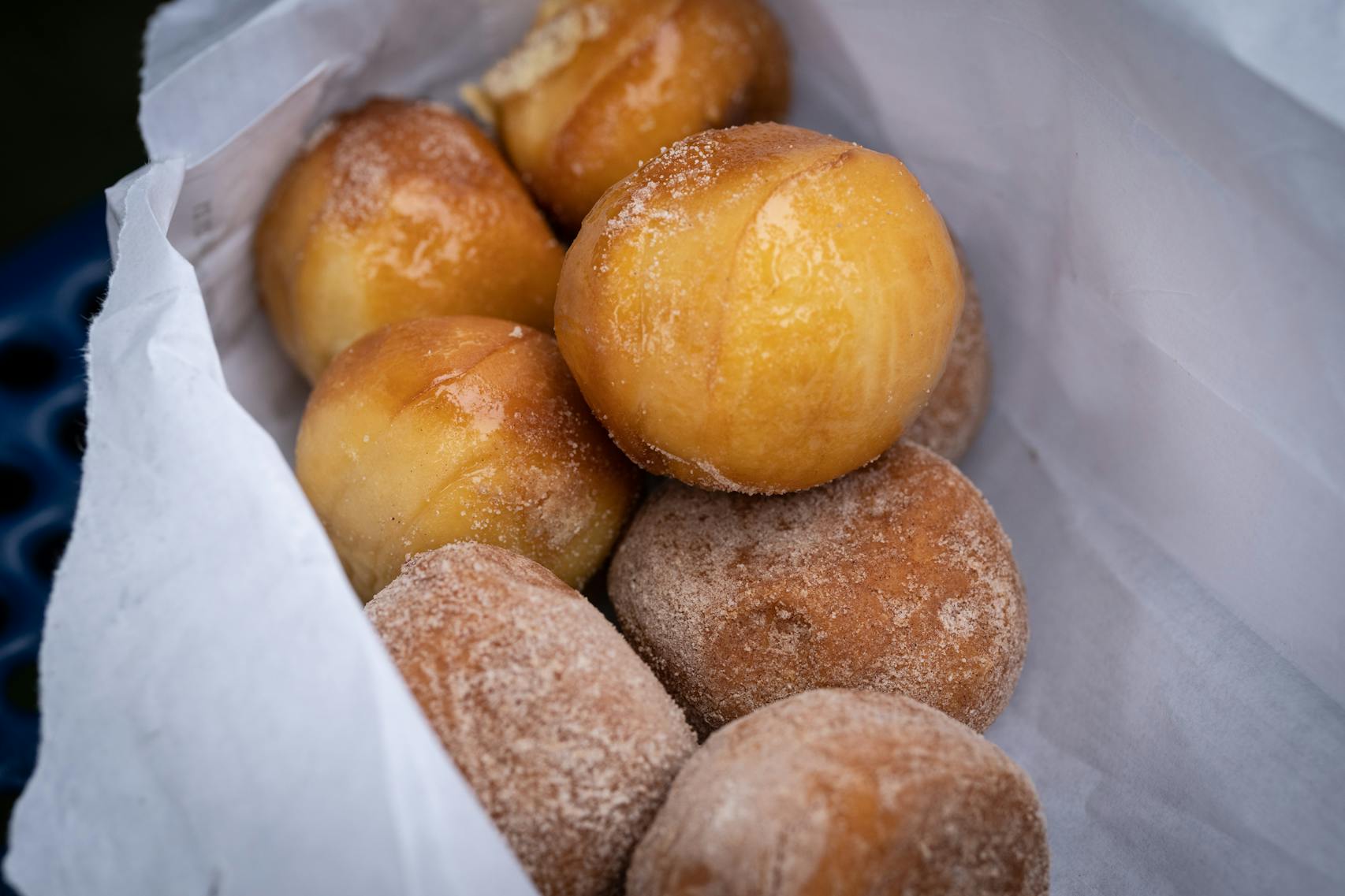Donut Holes from Fluffy’s Hand Cut Donuts. New foods at the Minnesota State Fair photographed on Thursday, Aug. 25, 2022 in Falcon Heights, Minn. ] RENEE JONES SCHNEIDER • renee.jones@startribune.com