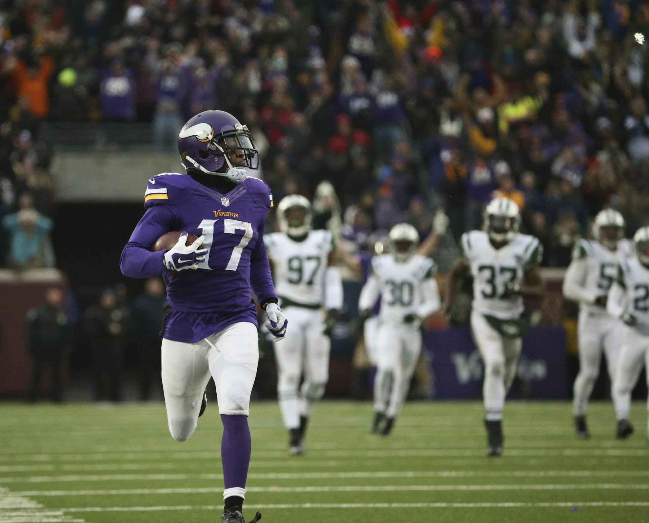 Minnesota Vikings wide receiver Jarius Wright (17) went 87 yards after catching a pass in overtime to give the Vikings an overtime touchdown Sunday afternoon.