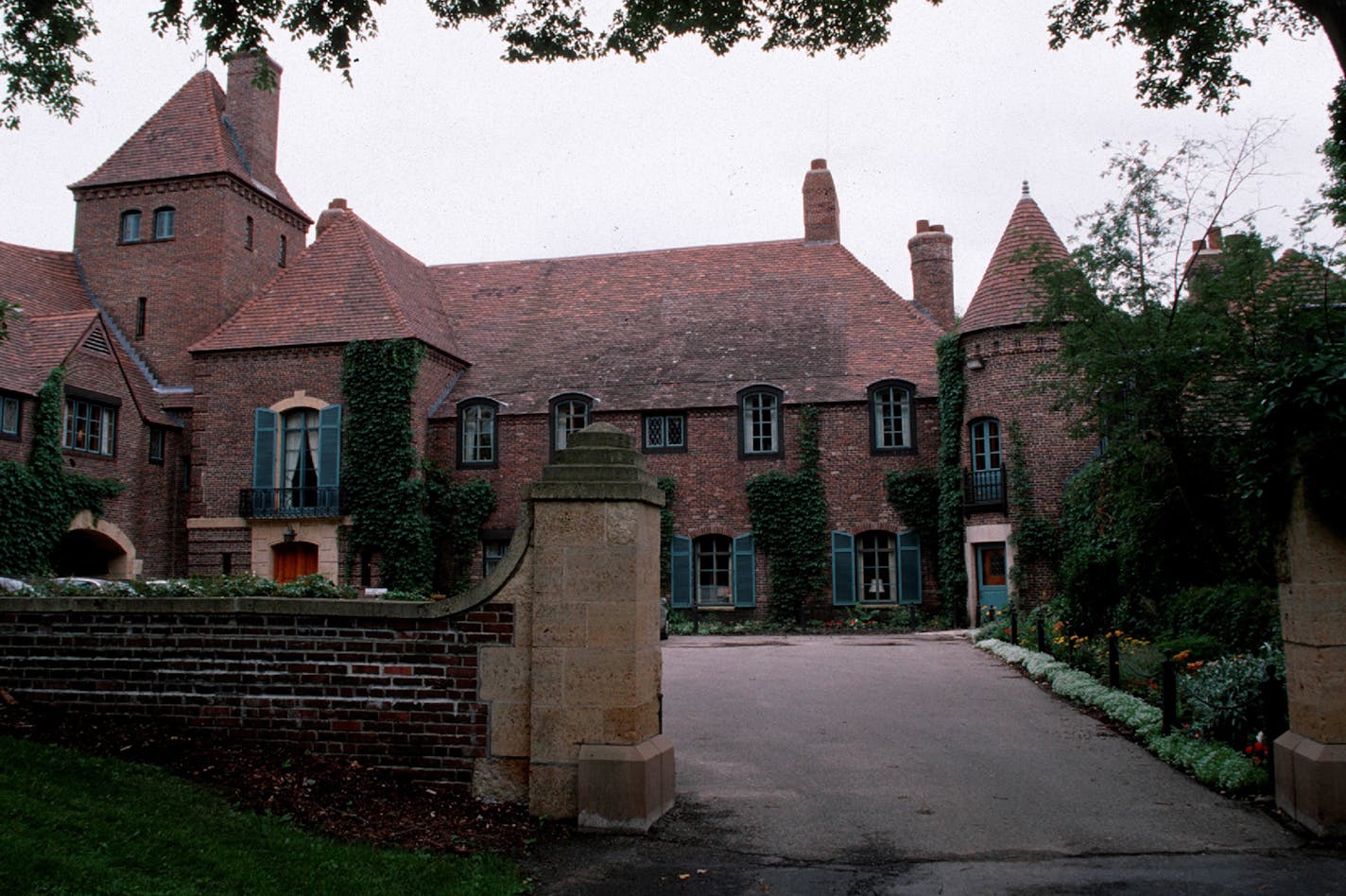 Cargill's "Lake Office" on Grays Bay, Lake Minnetonka, is a mansion with 13 fireplaces, all modeled on a French chateau, but employees are moving out.