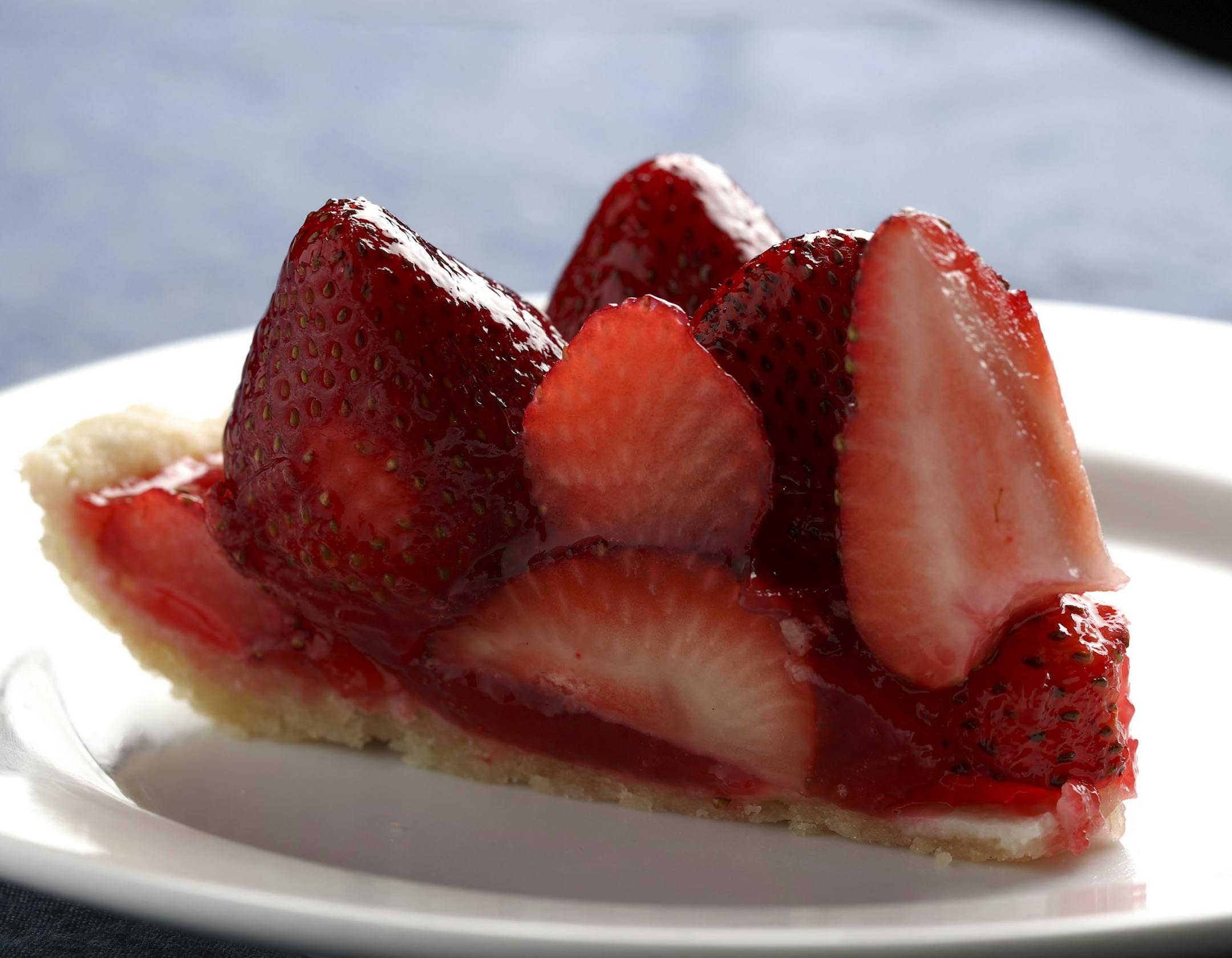 Strawberry pie with a simple crust. Great pie crusts are easier to make than you might think. ] JEFF WHEELER ï jeff.wheeler@startribune.com Three easy pie crusts to make for summer pies, made by Kim Ode and photographed in the studio Thursday afternoon, June 9, 2016.
