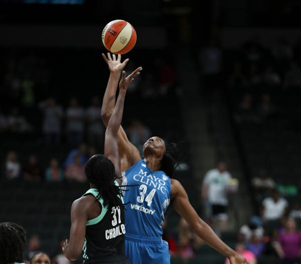 Sylvia Fowles made it 20-for-20 on lost tipoffs this season when she beat Tina Charles on Tuesday but intentionally tipped to the Liberty&#x2019;s Epi