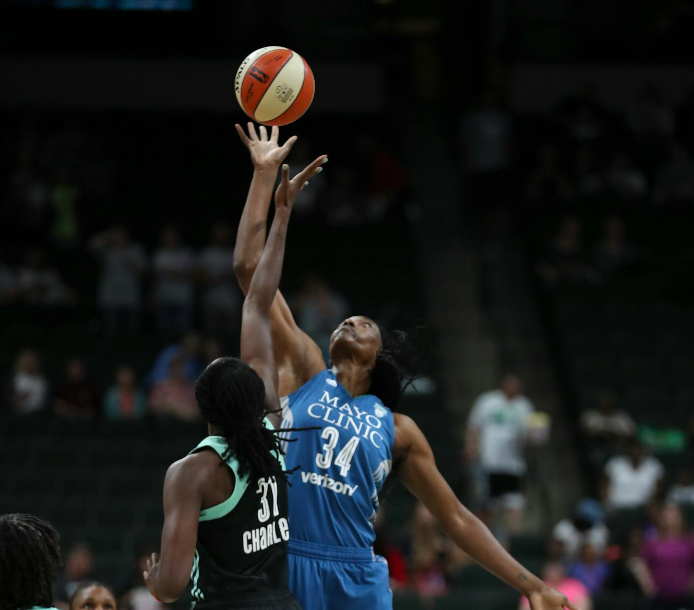 Sylvia Fowles made it 20-for-20 on lost tipoffs this season when she beat Tina Charles on Tuesday but intentionally tipped to the Liberty&#x2019;s Epiphanny Prince.