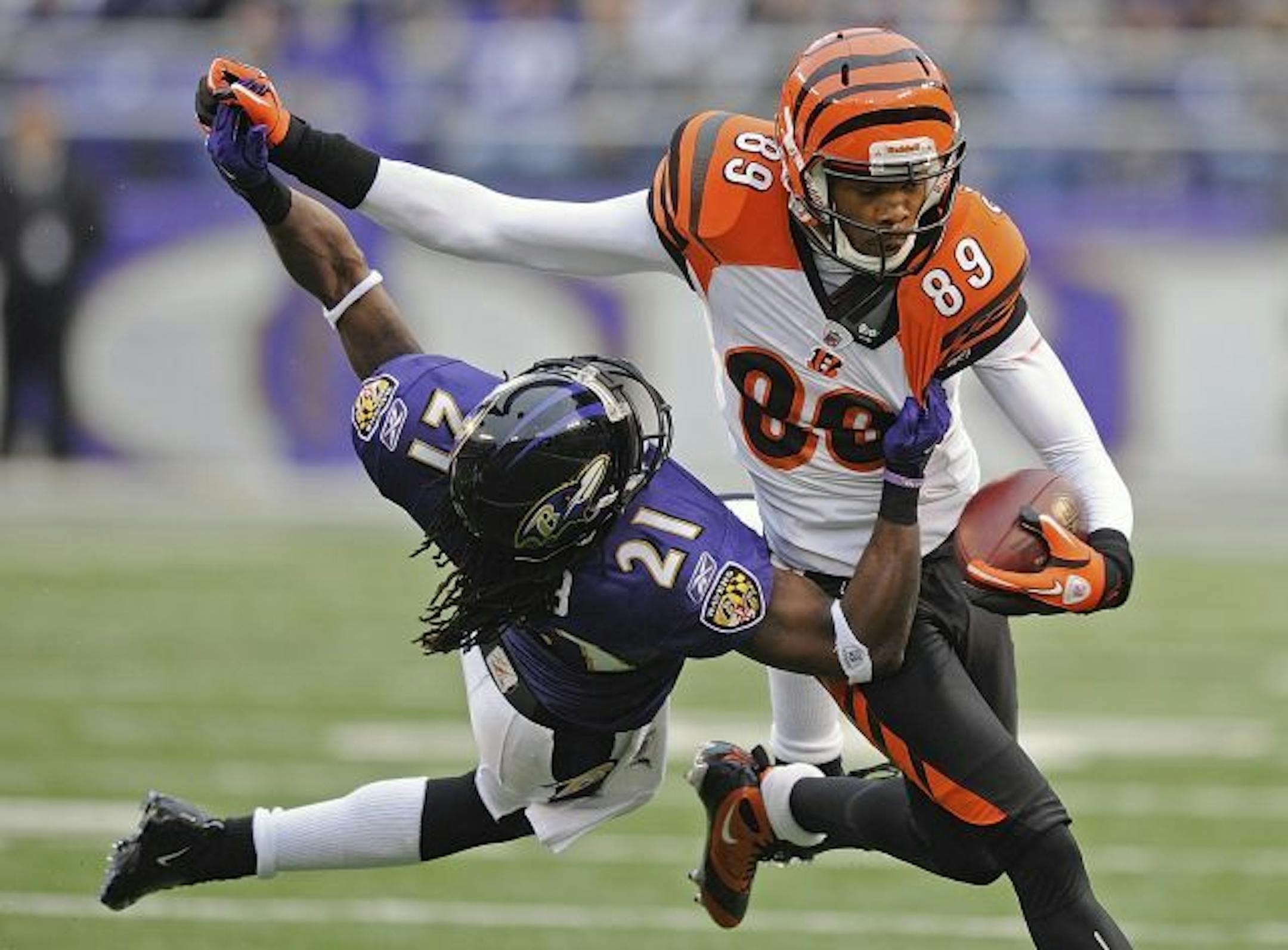 Wide receiver Jerome Simpson (89)