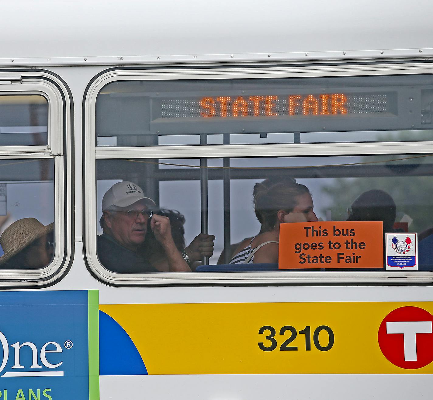 Fair goers made their way to the new bus transportation hub at the Minnesota State Fair, Sunday, August 24, 2014 in Falcon Heights, MN. ] (ELIZABETH FLORES/STAR TRIBUNE) ELIZABETH FLORES &#xa5; eflores@startribune.com