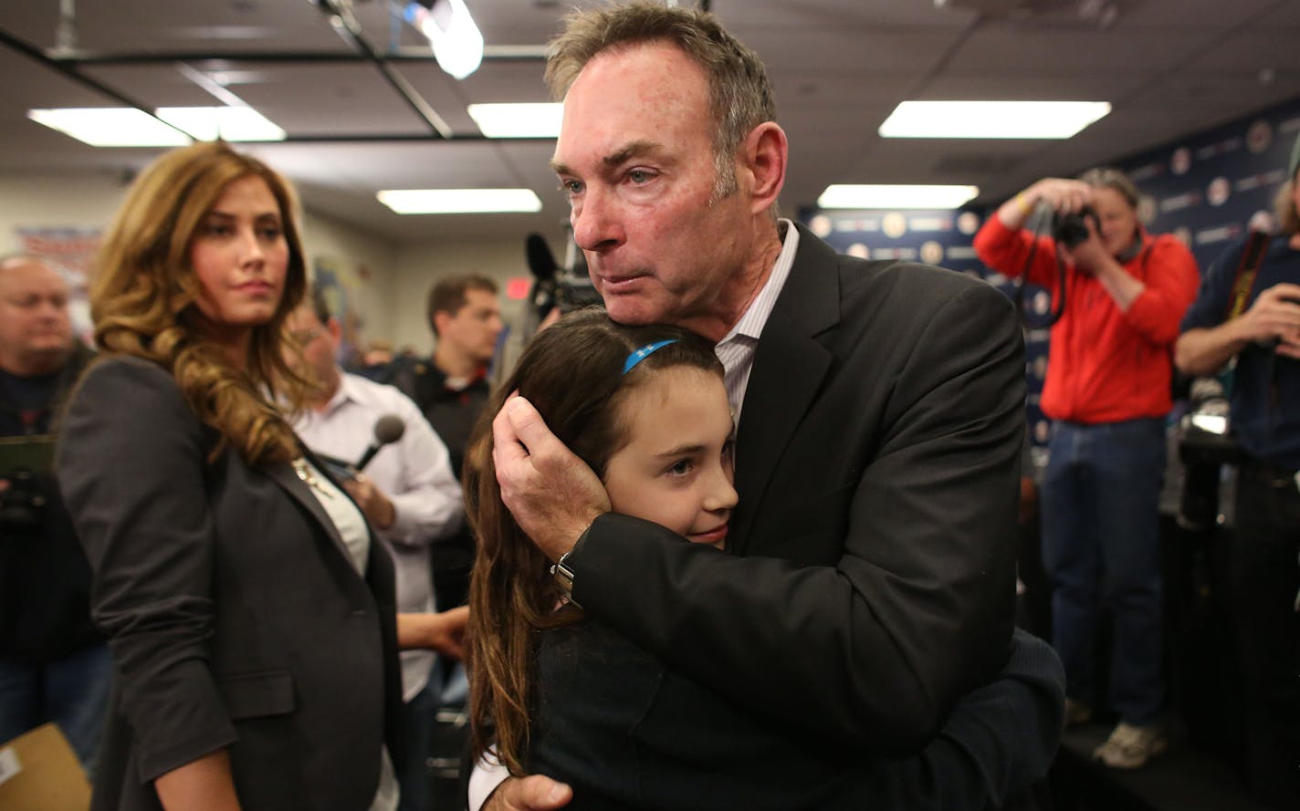 New Twins manager Paul Molitor hugged his daughter, Julia, 11, after the Twins press conference. ] (KYNDELL HARKNESS/STAR TRIBUNE) kyndell.harkness@startribune.com Paul Molitor named Twins manager at Target Field inMinneapolis, Min., Tuesday, November 4, 2014.