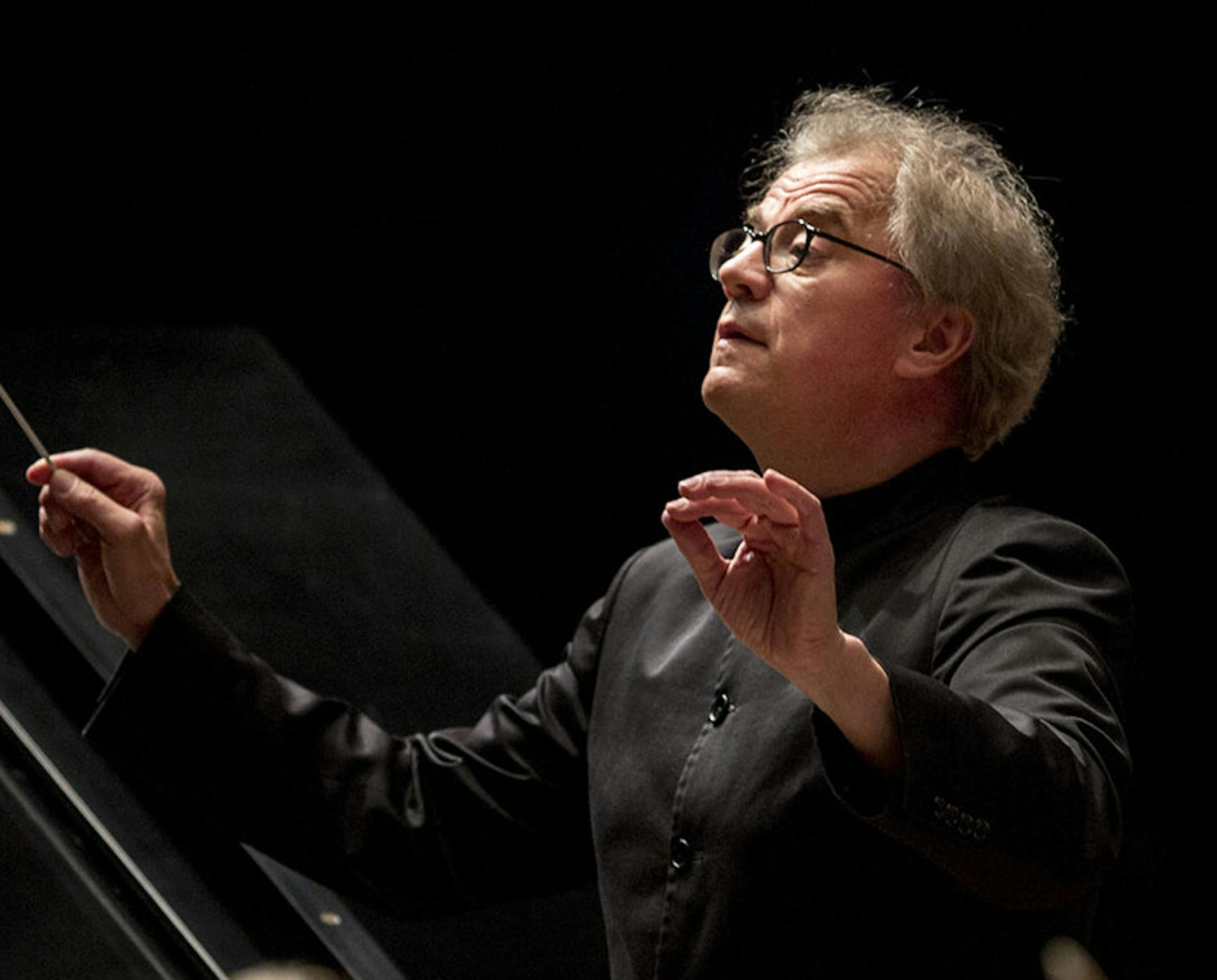 Osmo Vanska conducts members of the Minnesota Orchestra during a performance at the Ted Mann Concert Hall in Minneapolis, Oct. 4, 2013. The musicians, embroiled in a heated battle with management, held a weekend concert series on their own. (Jenn Ackerman/The New York Times) ORG XMIT: MIN2013100712485615