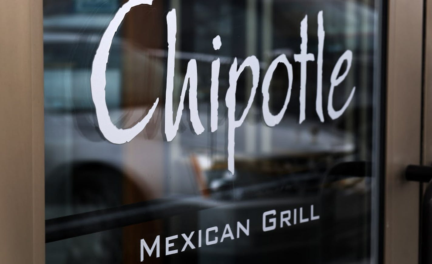 A rash of Salmonella infections in recent weeks has been traced to people who ate at Chipotle restaurants throughout the Twin Cities, the Minnesota Department of Health reported Thursday.